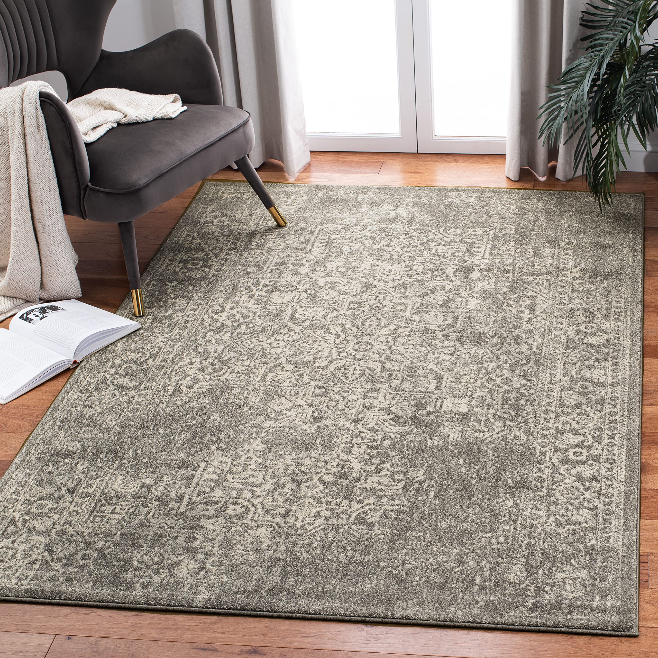 SAFAVIEH Evoke Collection 51 Square Silver / Ivory EVK256S Oriental Distressed Non-Shedding Living Room Bedroom Area Rug