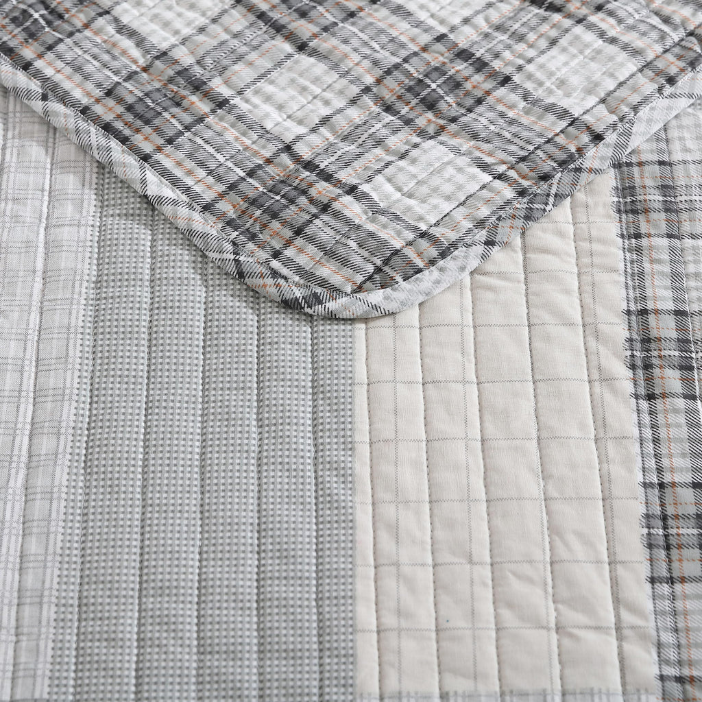 Eddie Bauer Home - Queen Quilt Set, Cotton Reversible Bedding With Matching Shams, Home Decor For All Seasons (Fairview Grey, Qu