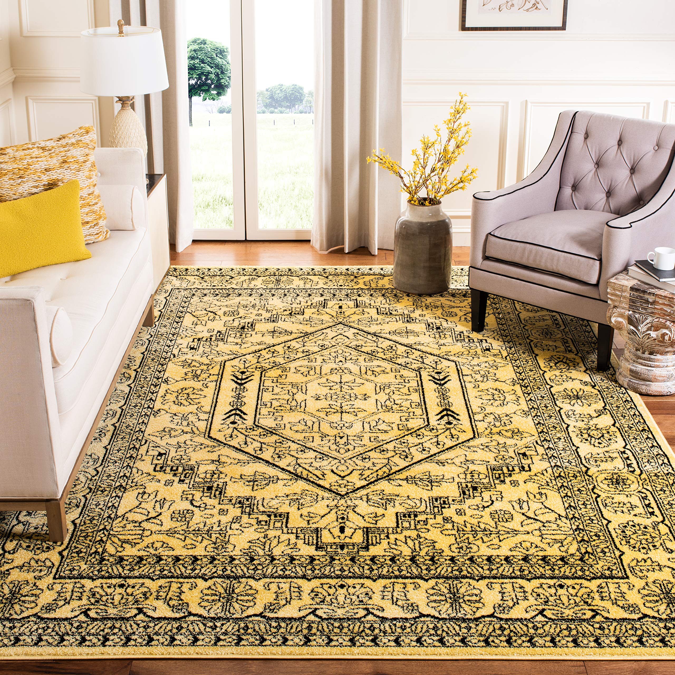 SAFAVIEH Adirondack Collection Area Rug - 4 Square, Navy & Ivory, Oriental Medallion Design, Non-Shedding & Easy Care, Ideal fo