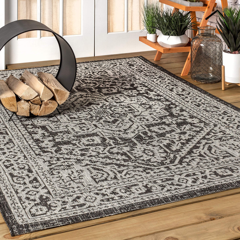 Jonathan Y Smb101D-5 Sinjuri Medallion Textured Weave Indoor/Outdoor Gray/Black 5 Ft. X 8 Ft. Area-Rug, Coastal,Easy-Cleaning,Forhightraffic,Kitchen,Livingroom,Backyard, Non Shedding