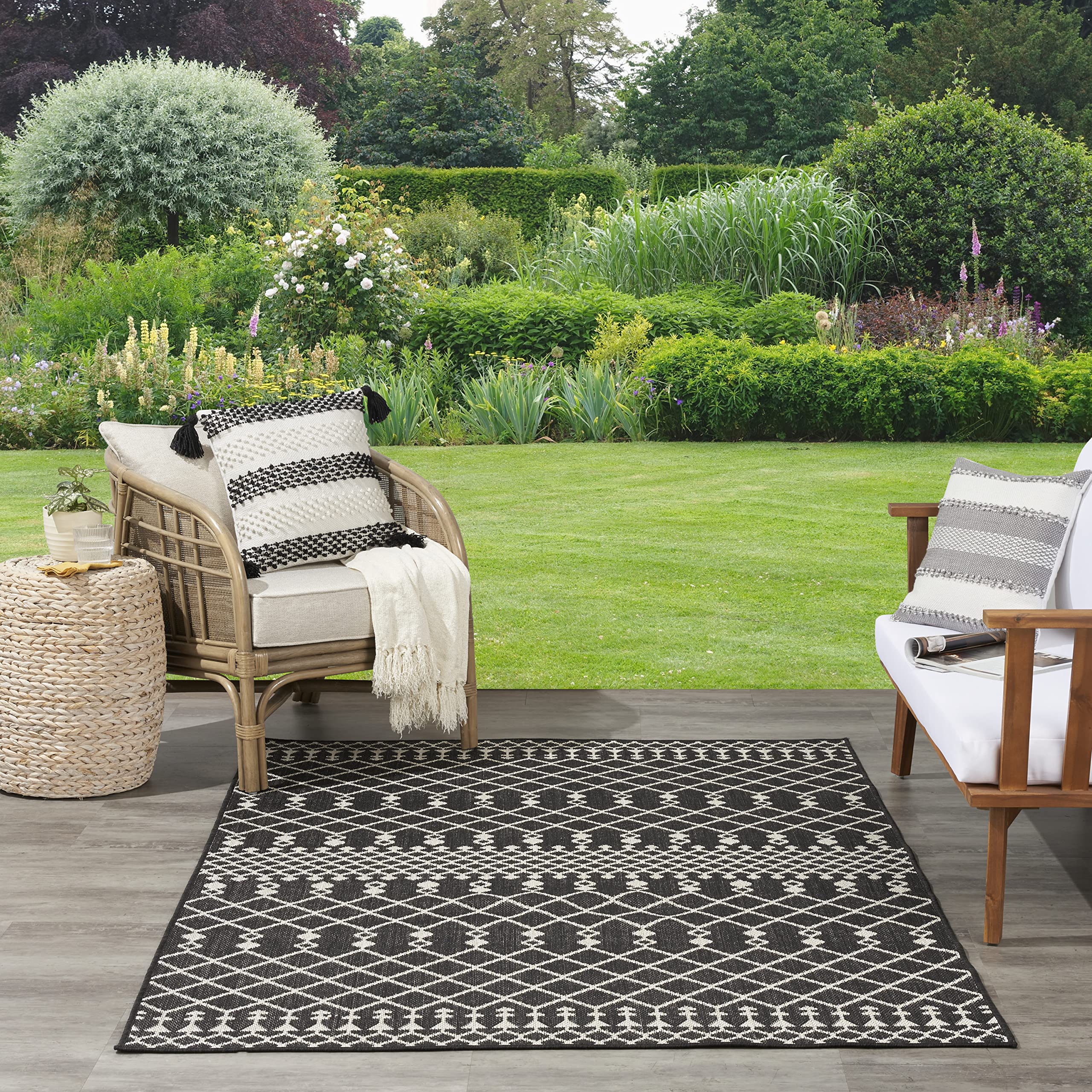 Nourison Positano Indoor/Outdoor Black 4' X 6' Area Rug, Easy Cleaning, Non Shedding, Bed Room, Living Room, Dining Room, Deck, Backyard, Patio (4X6)