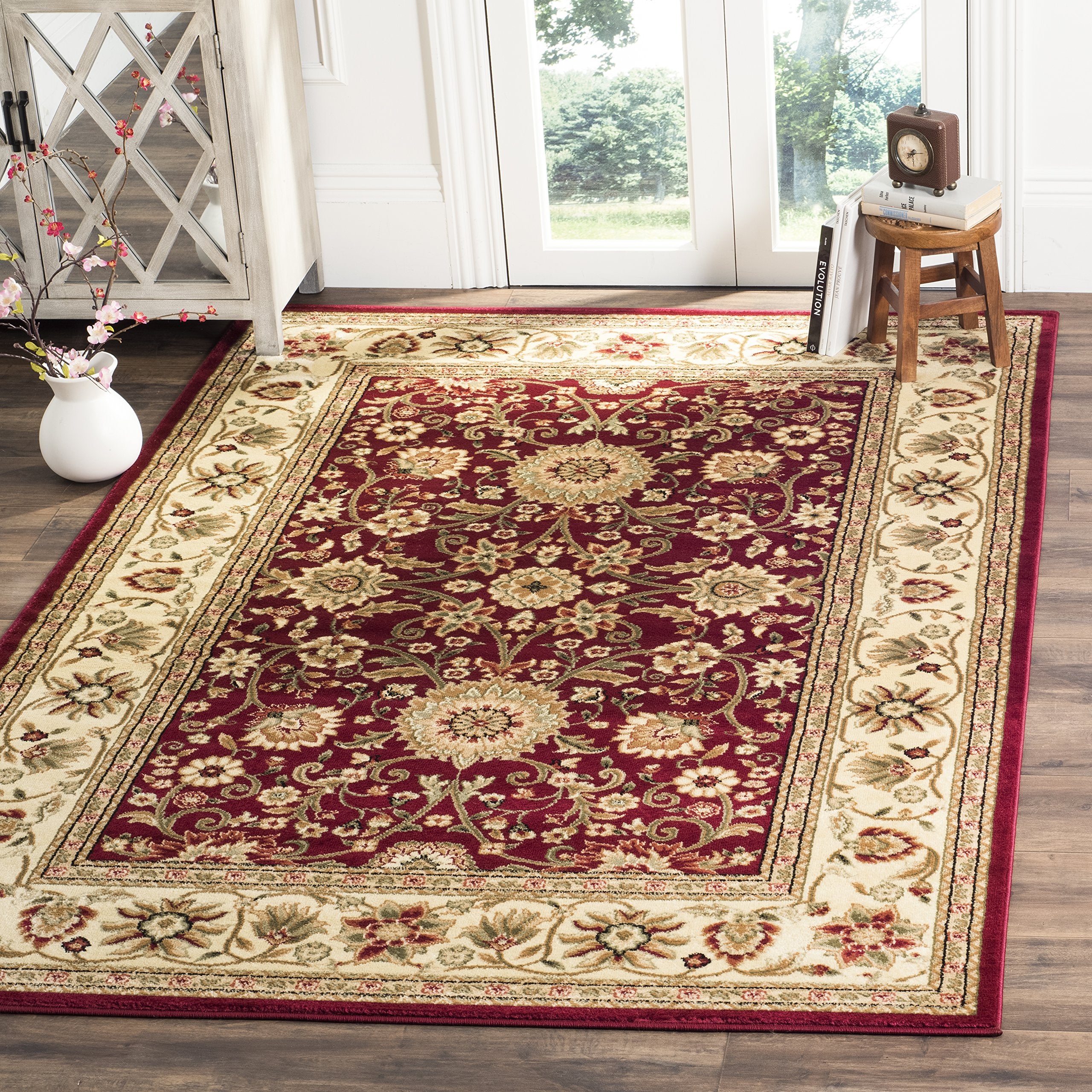SAFAVIEH Lyndhurst Collection 53 Square Red / Ivory LNH212F Traditional Oriental Non-Shedding Living Room Bedroom Area Rug