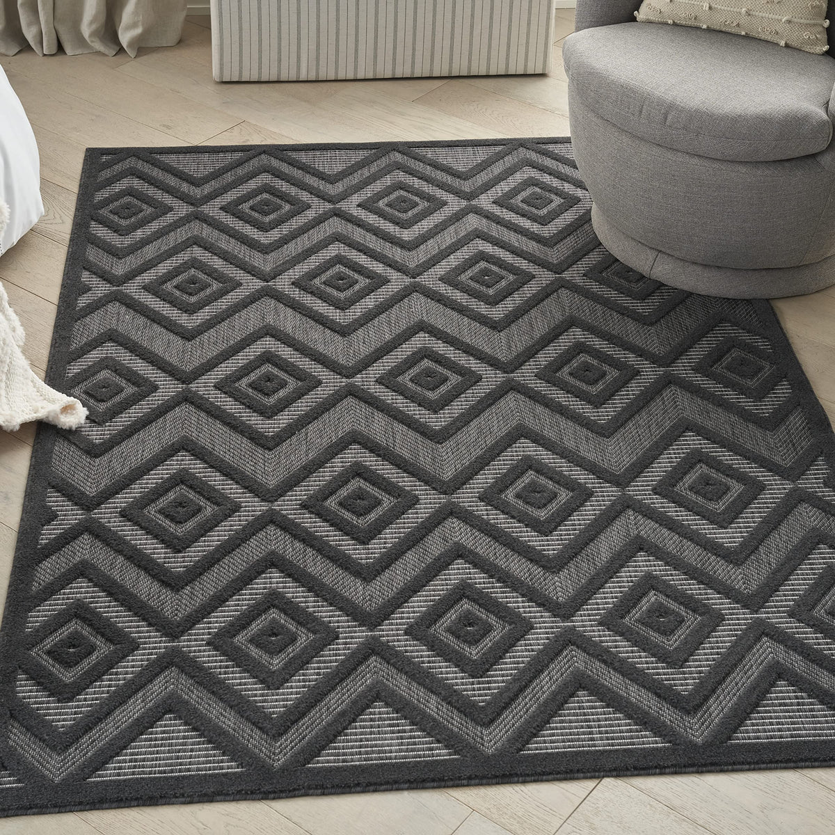 Nourison Versatile Indoor/Outdoor Charcoal/Black 5' X 7' Area Rug, Easy Cleaning, Non Shedding, Bed Room, Living Room, Dining Room, Deck, Backyard, Patio, High Traffic Area (5X7)