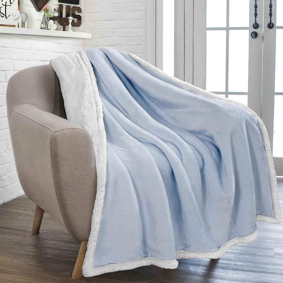 Pavilia Light Blue Sherpa Fleece Throw Blanket For Couch, Soft Thick Bed Blanket For Sofa, Cozy Warm Throw Blanket All Season, F