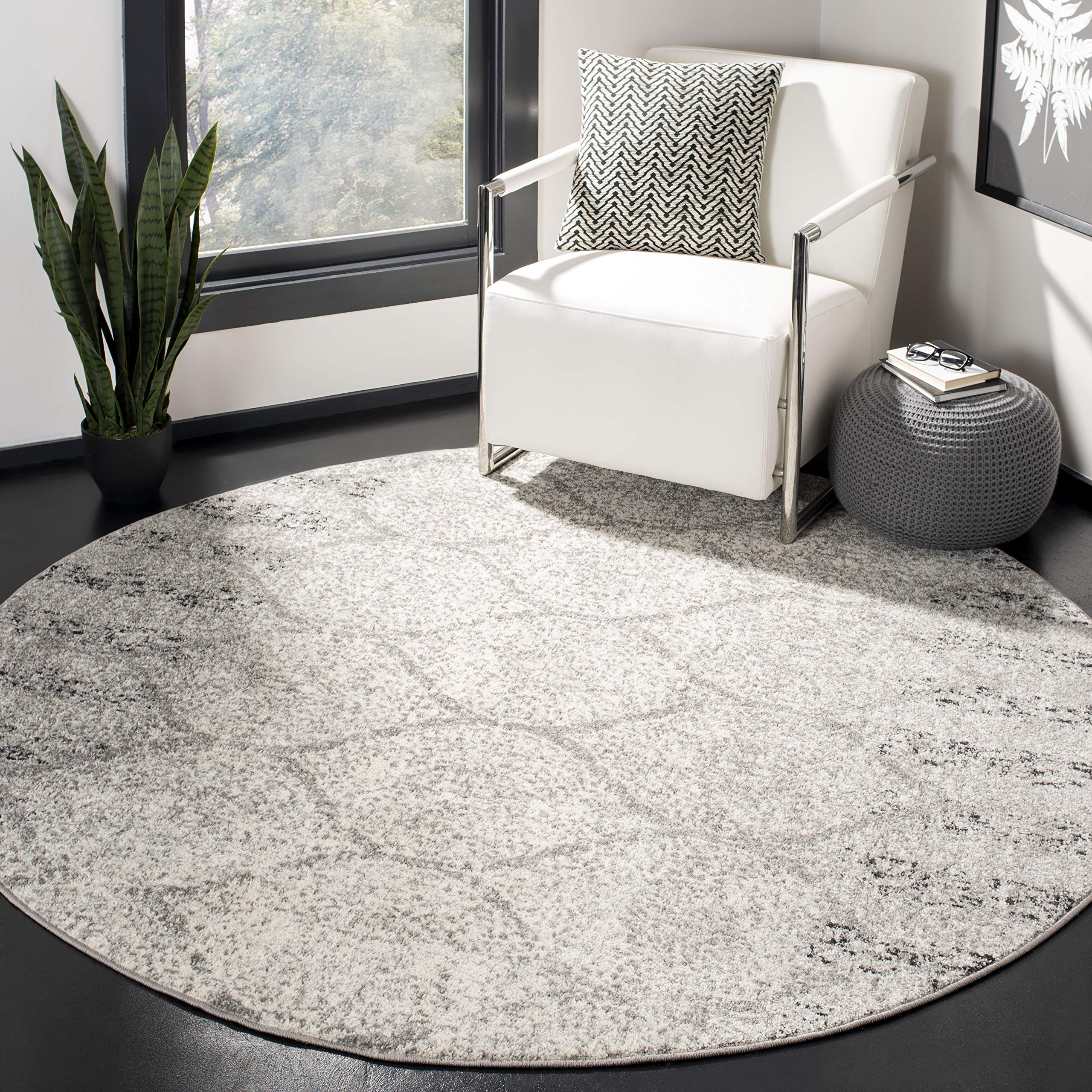 SAFAVIEH Madison Collection Area Rug - 4 Round, Grey & Ivory, Glam Ogee Trellis Distressed Design, Non-Shedding & Easy Care, Id