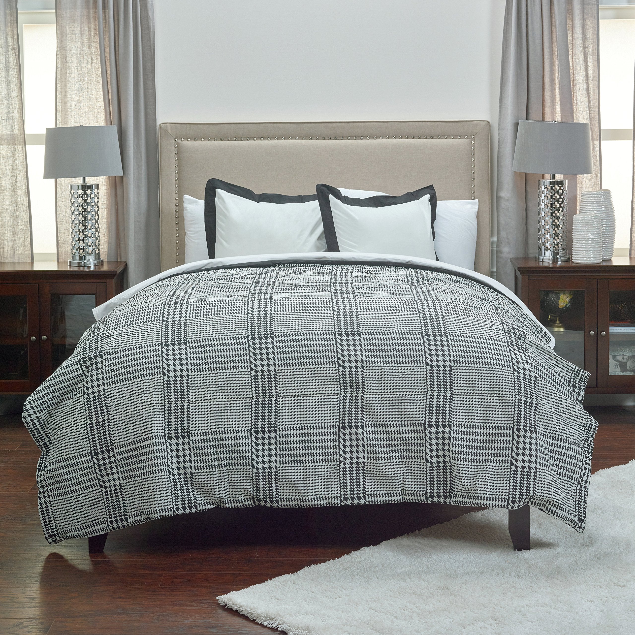 Rizzy Home | BT1282 | Polyester Comforter | 68&quot;x86&quot; Black/White/Nuetral Houndstooth