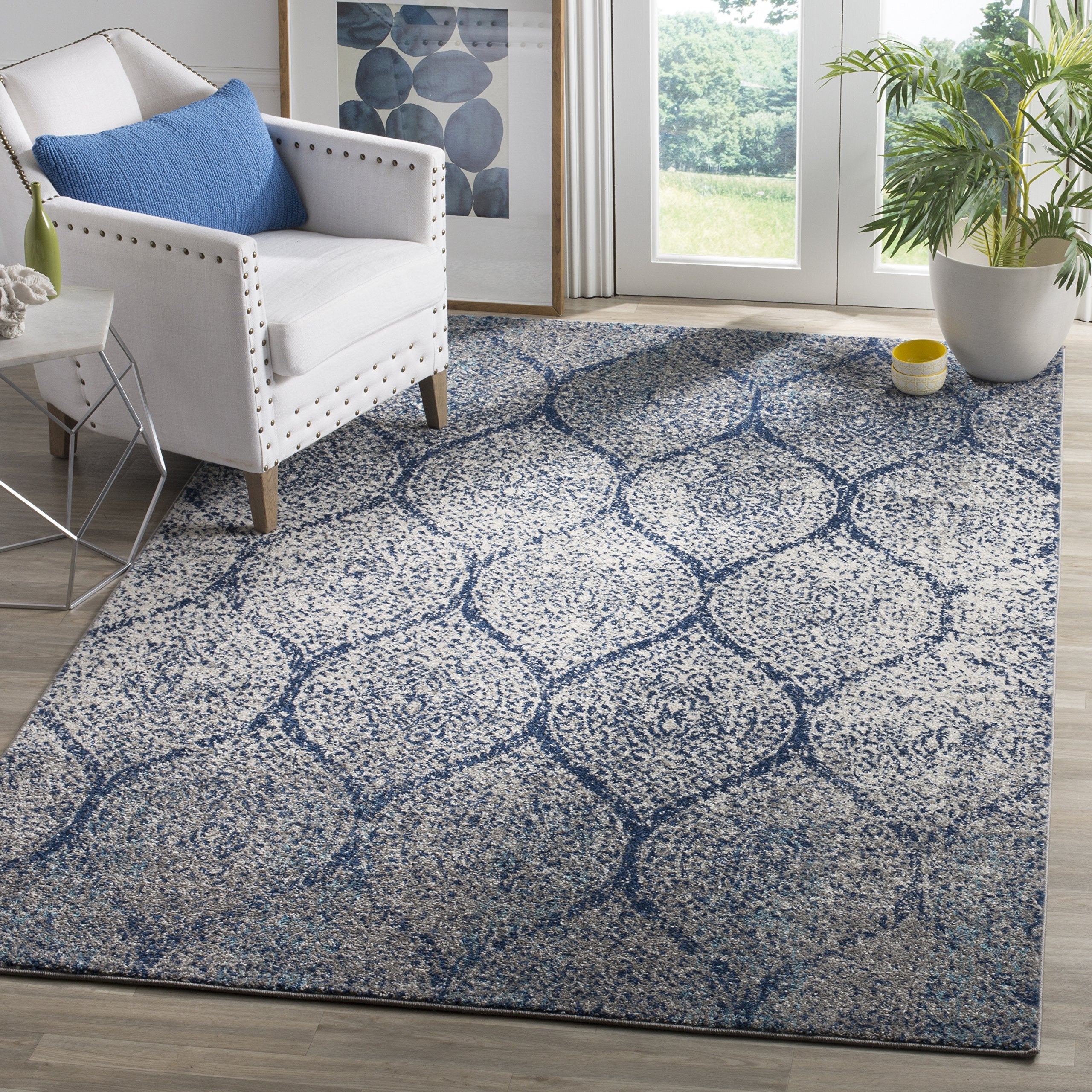 SAFAVIEH Madison Collection Accent Rug - 4 x 6, Navy & Silver, Glam Ogee Trellis Distressed Design, Non-Shedding & Easy Care, 