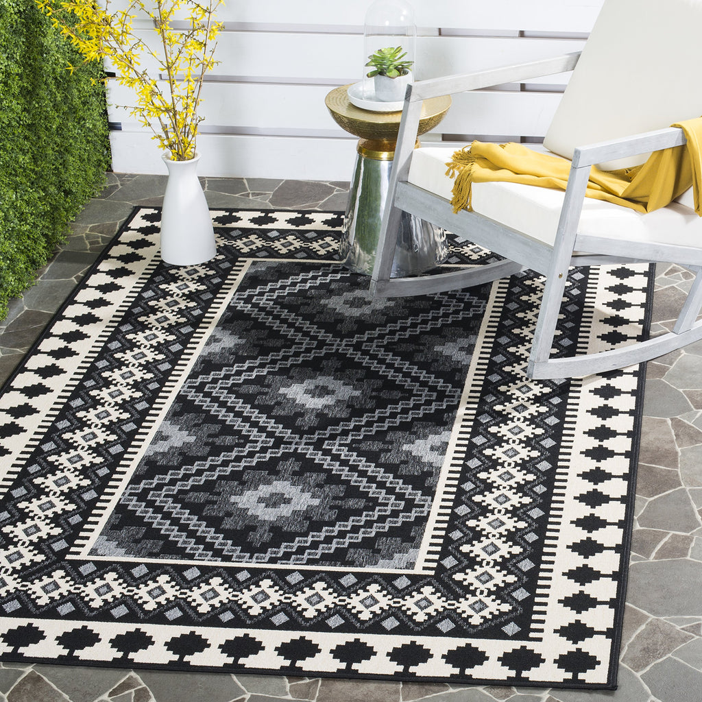 Safavieh Veranda Collection Area Rug - 6'7' X 9'6', Black & Creme, Boho Design, Non-Shedding & Easy Care, Indoor/Outdoor & Washable-Ideal For Patio, Backyard, Mudroom (Ver099-0421)