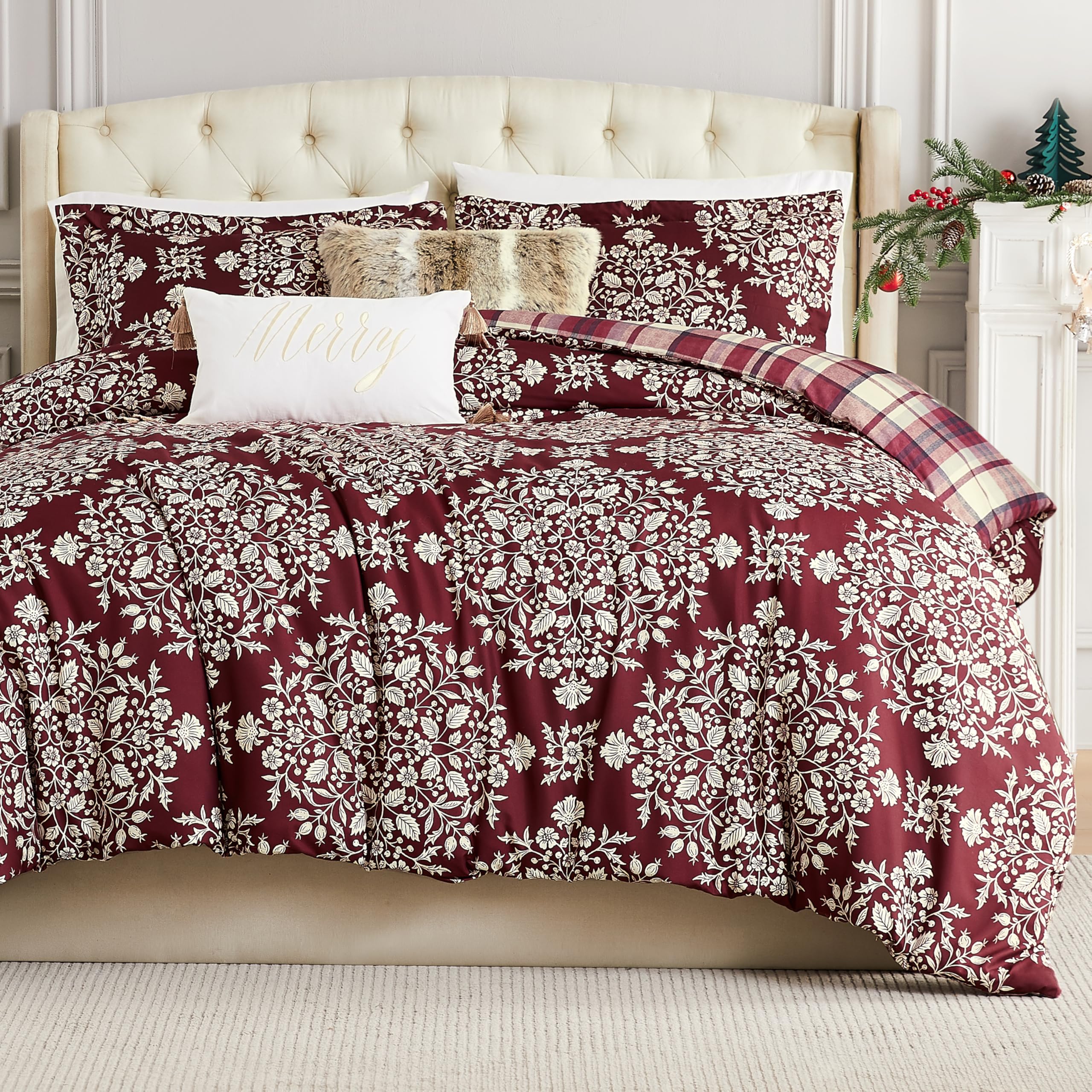 Southshore Fine Living, Inc. 5-Piece Christmas Comforter King Size Set W/Throw Pillow & Shams, Reversible Holiday Bedding 2-Side