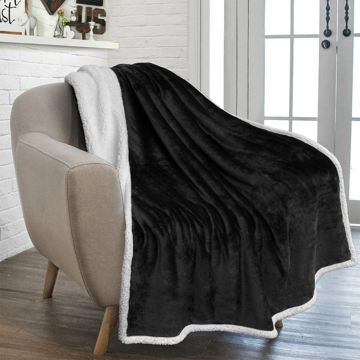 Pavilia Black Sherpa Fleece Throw Blanket For Couch, Soft Thick Bed Blanket For Sofa, Cozy Warm Throw Blanket All Season, Fuzzy