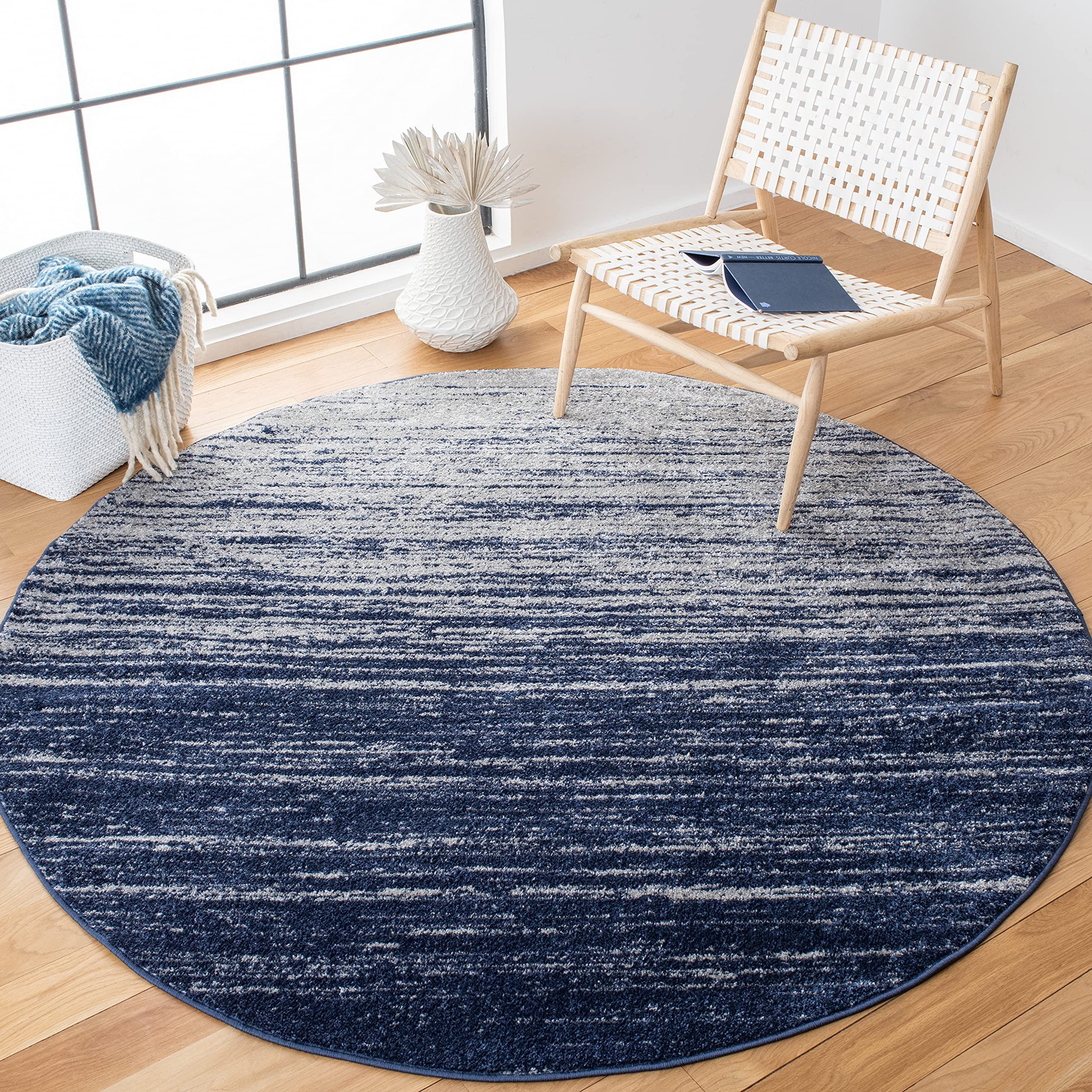 Safavieh Adirondack Collection 4 Round Navy/Ivory ADR113N Modern Ombre Non-Shedding Area Rug
