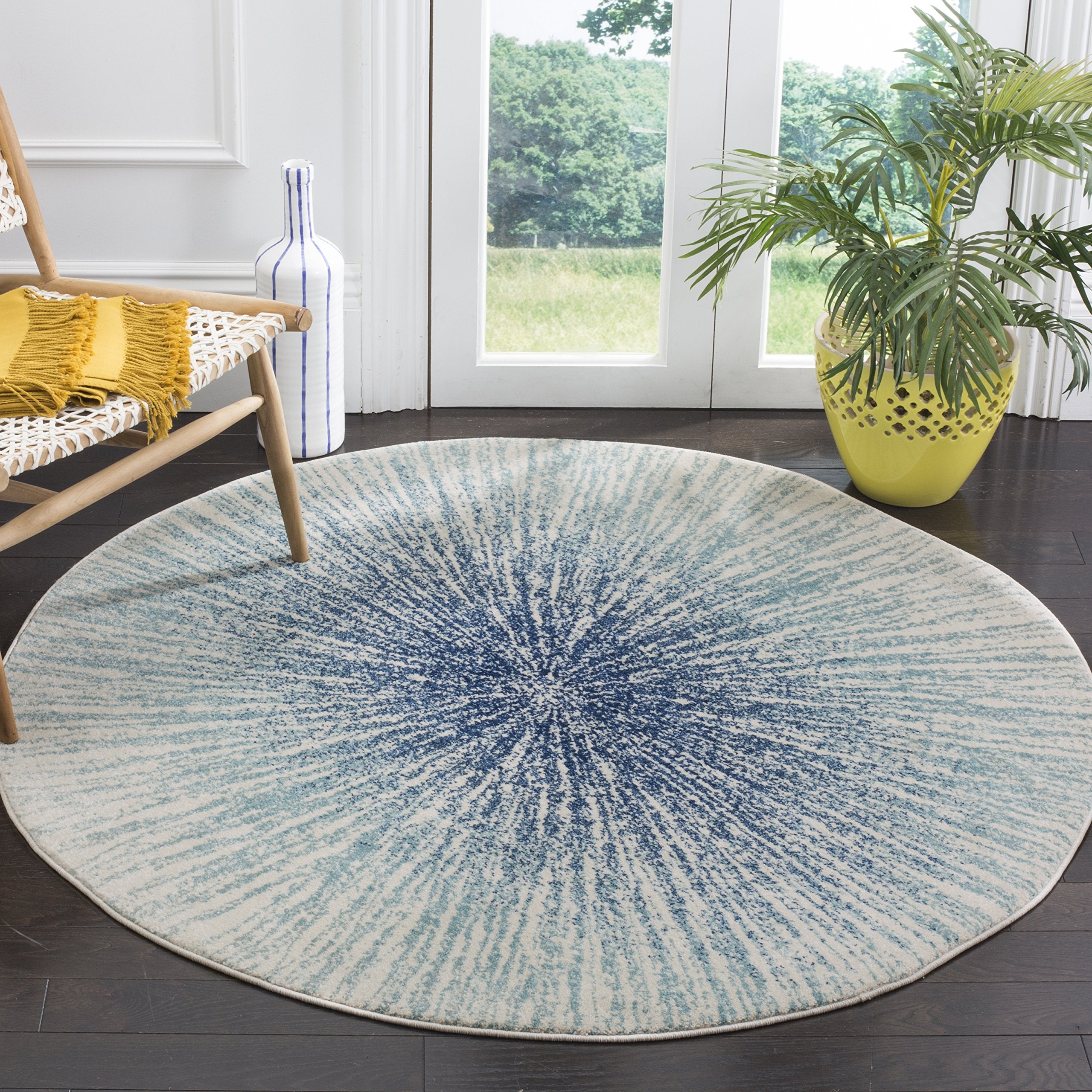 SAFAVIEH Evoke Collection Area Rug - 4 Round, Royal & Ivory, Abstract Burst Design, Non-Shedding & Easy Care, Ideal for High Tr