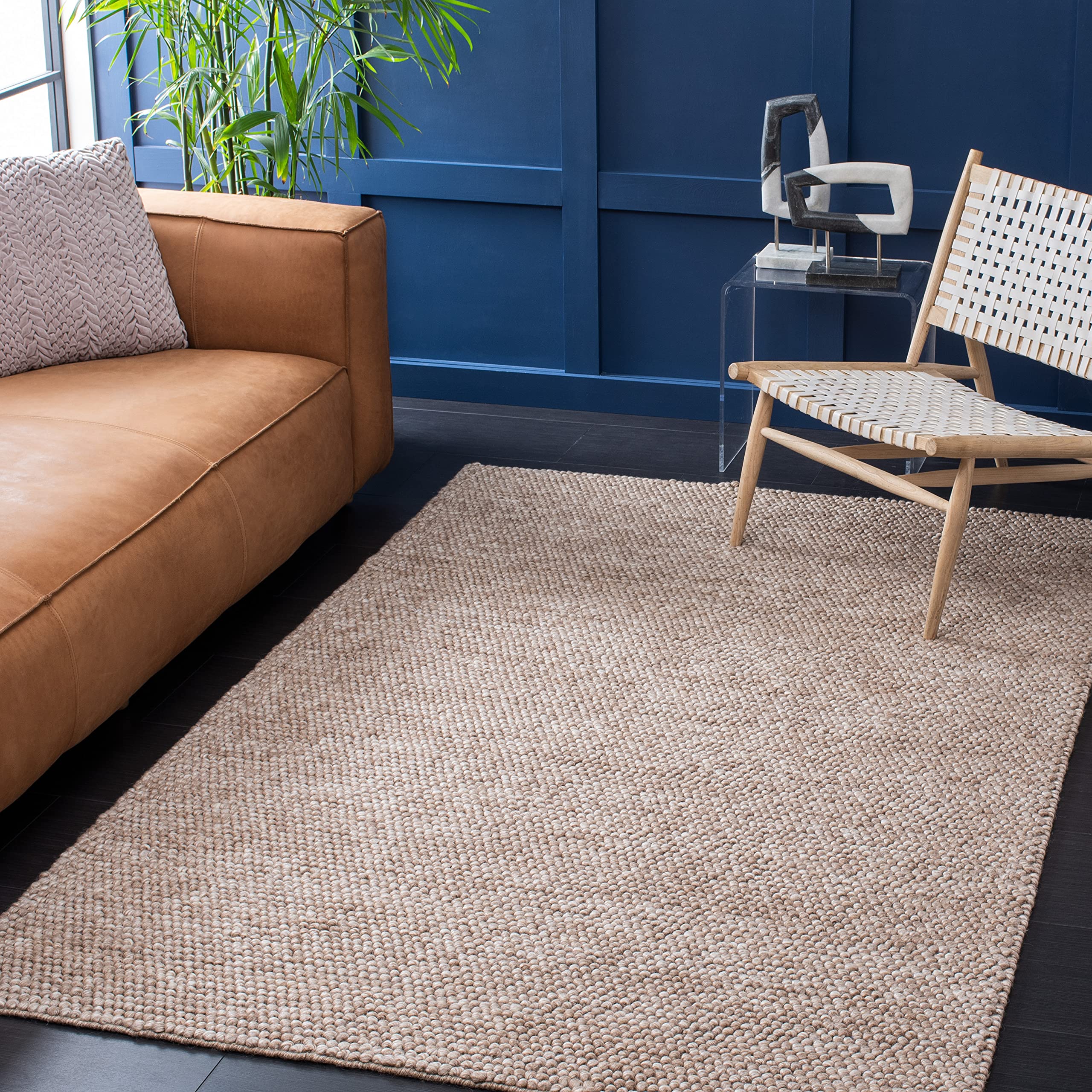 SAFAVIEH Natura Collection Area Rug - 5 x 8, Brown, Handmade Farmhouse Wool, Ideal for High Traffic Areas in Living Room, Bedr