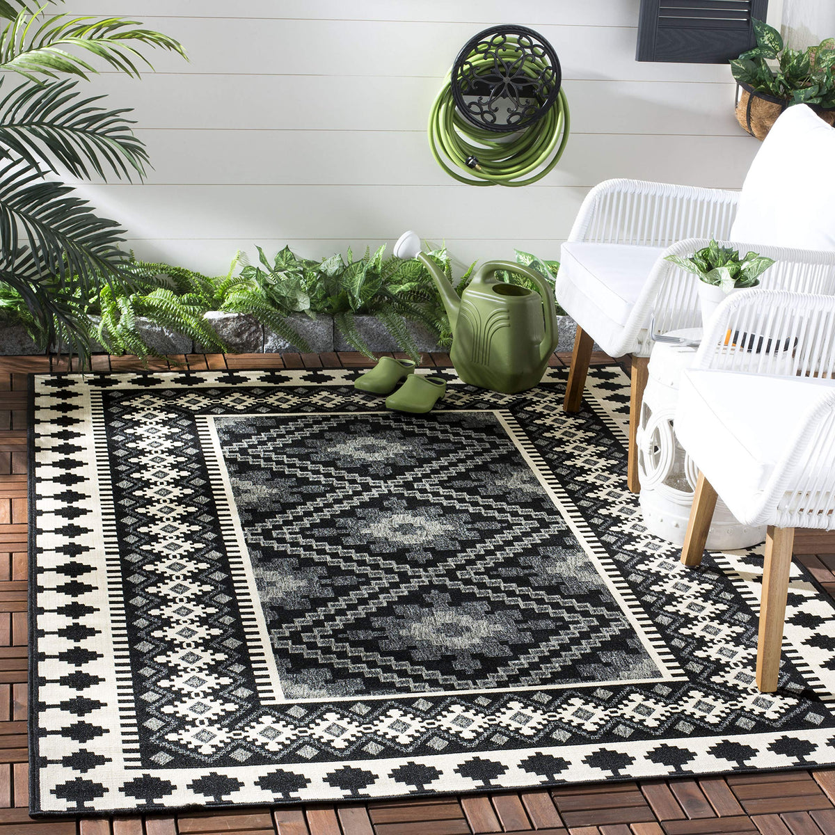 Safavieh Veranda Collection 5'3' Square Black / Cream Ver099 Boho Indoor/ Outdoor Non-Shedding Easy--Cleaning Patio Backyard Po