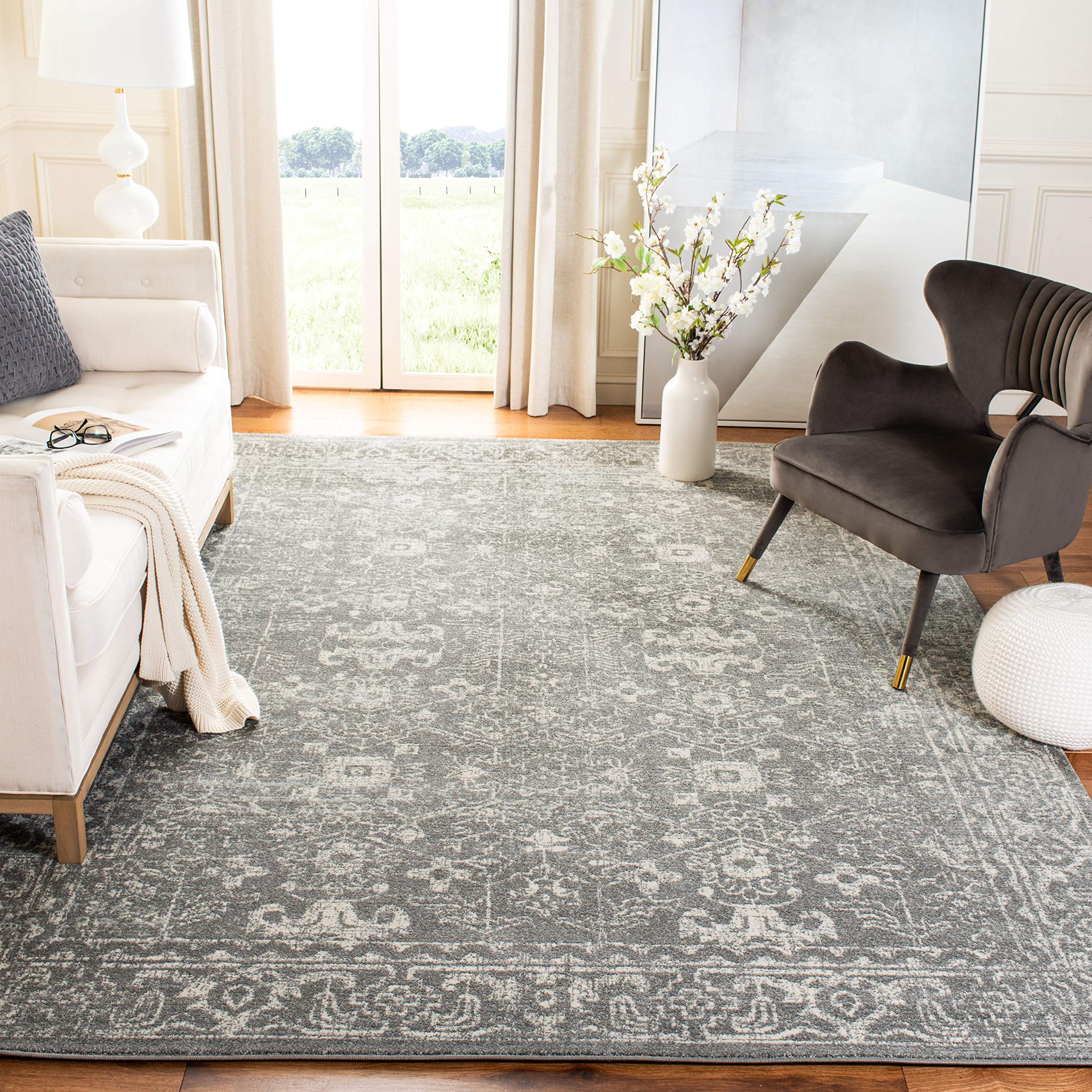 SAFAVIEH Evoke Collection Area Rug - 8 x 10, Grey & Ivory, Shabby Chic Distressed Design, Non-Shedding & Easy Care, Ideal for 