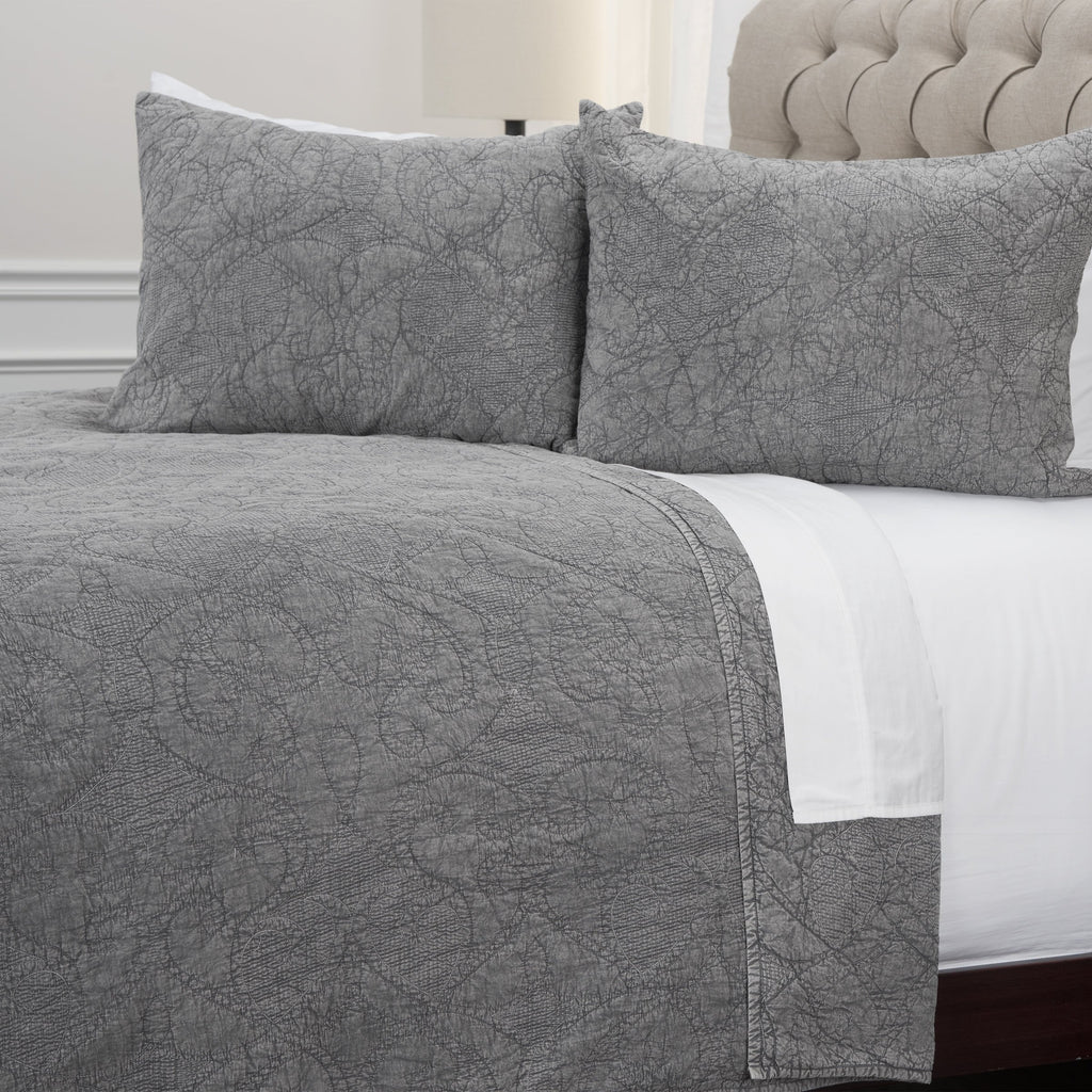 Rizzy Home | BQ4566 | Polyester Quilt | 90"x92" Gray/Black/Nuetral Solid