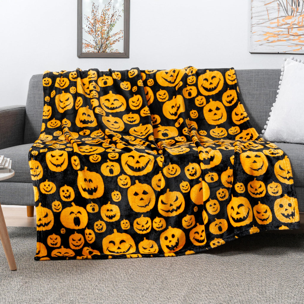Pavilia Halloween Throw Blanket For Couch | Orange Pumpkin Fall Fleece Blanket | Soft, Plush, Warm Black Fall Cabin Throw, 60X80