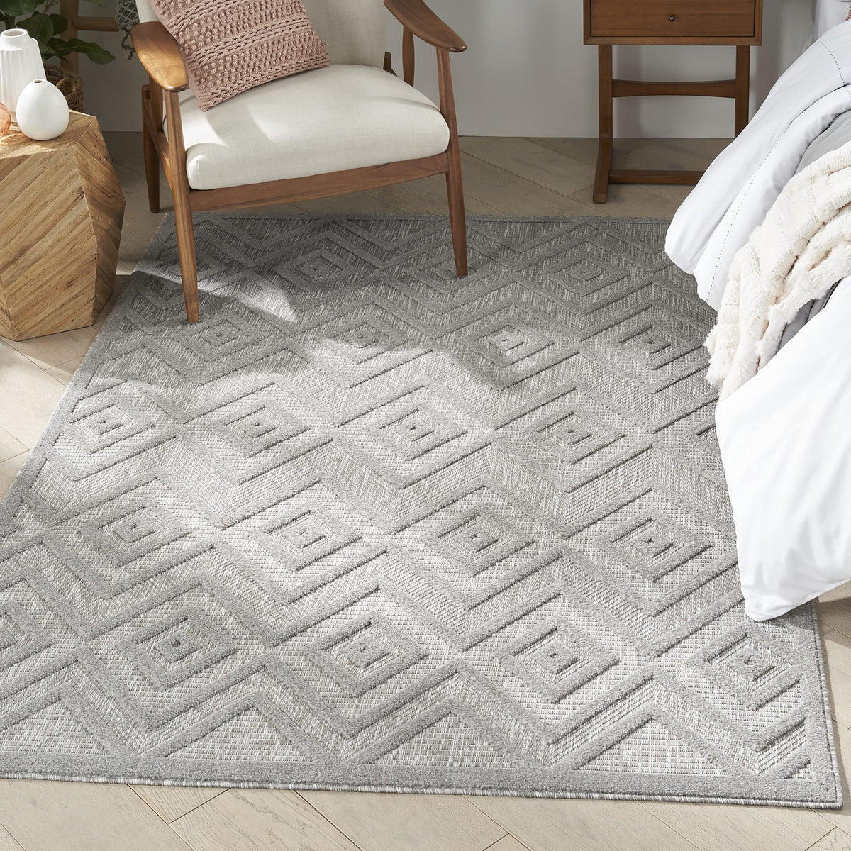 Nourison Versatile Indoor/Outdoor Silver Grey 4' X 6' Area Rug, Easy Cleaning, Non Shedding, Bed Room, Living Room, Dining Room, Deck, Backyard, Patio, High Traffic Area (4X6)