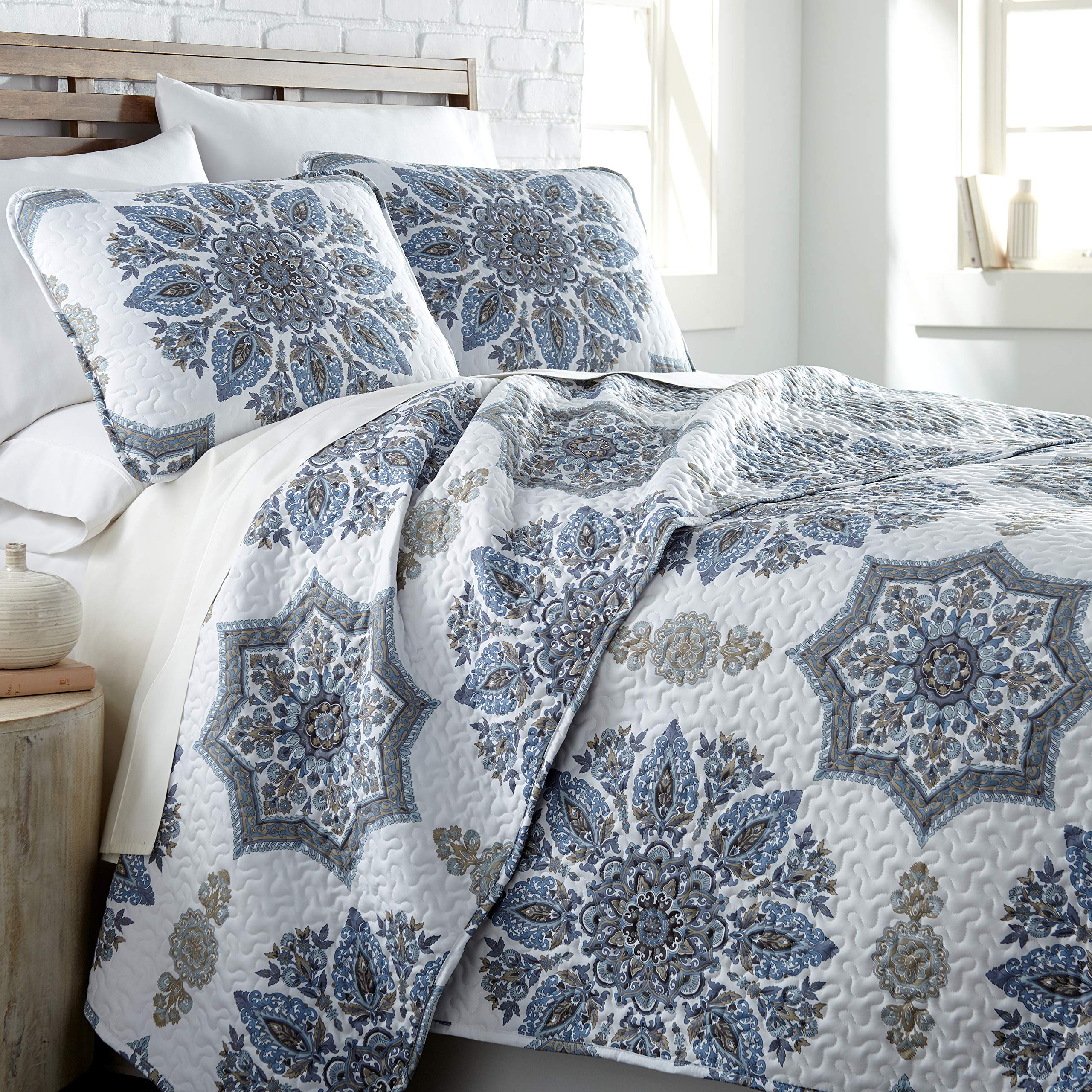 Southshore Fine Living, Inc. Farmhouse Bedding Quilt Set Lightweight, Coverlet Bedspread 3-Piece Boho Set With Two Matching Sham