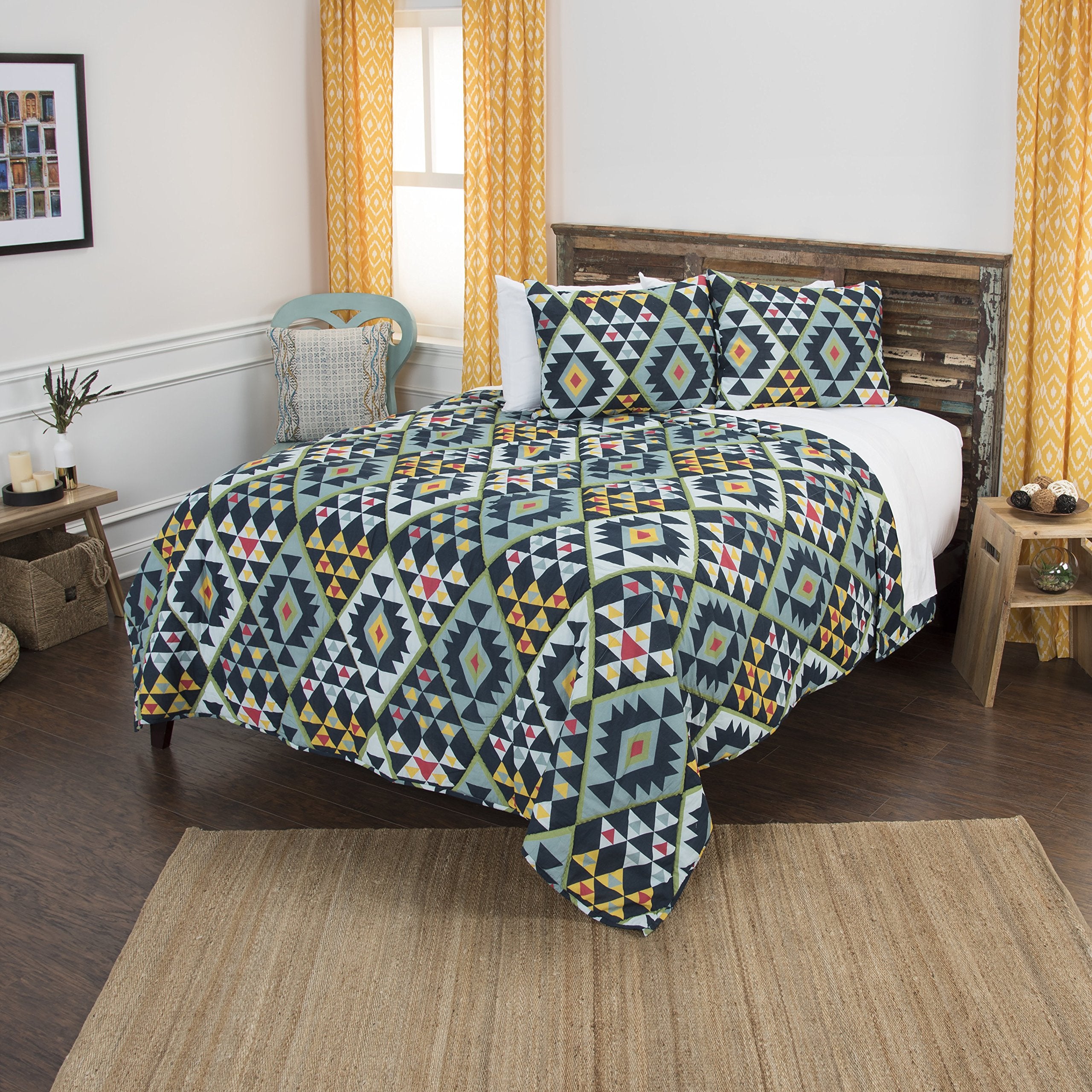 Rizzy Home | BQ4618 | Polyester Quilt | 106&quot;x92&quot; Blue/Green/Yellow Geometric