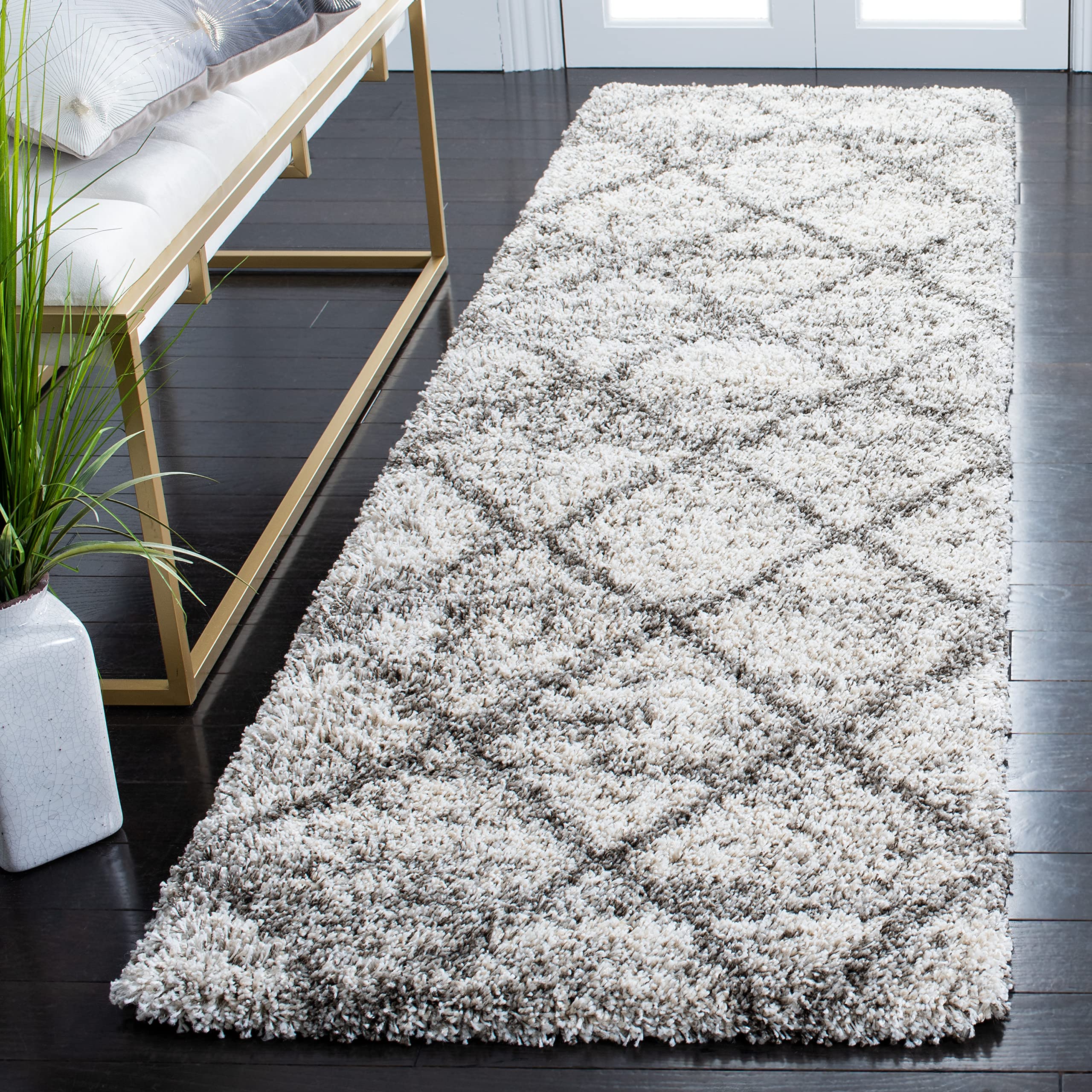 SAFAVIEH Hudson Shag Collection Runner Rug - 23 x 6, Grey & Beige, Modern Trellis Design, Non-Shedding & Easy Care, 2-inch Thi