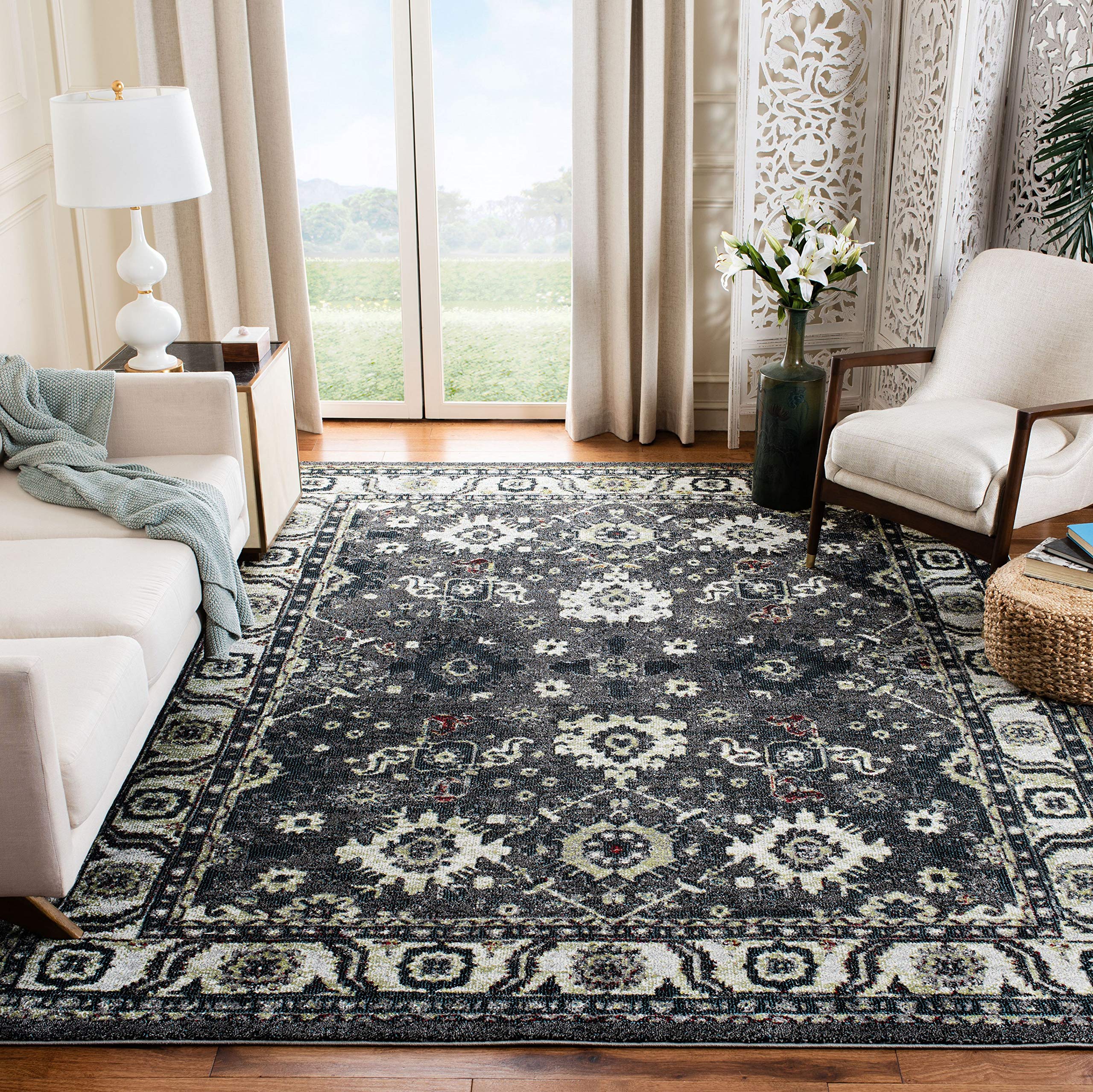 SAFAVIEH Vintage Hamadan Collection 67 Square Dark Grey/Ivory VTH214M Oriental Traditional Persian Non-Shedding Living Room Bed