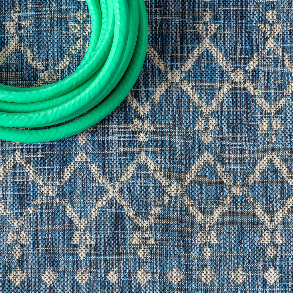 Jonathan Y Smb108B-8R Ourika Moroccan Geometric Textured Weave Indoor/Outdoor Area Rug, Bohemian, Scandinavian For Bedroom, Kitchen, Living Room, Easy-Cleaning, Navy/Light Gray, 8' Round