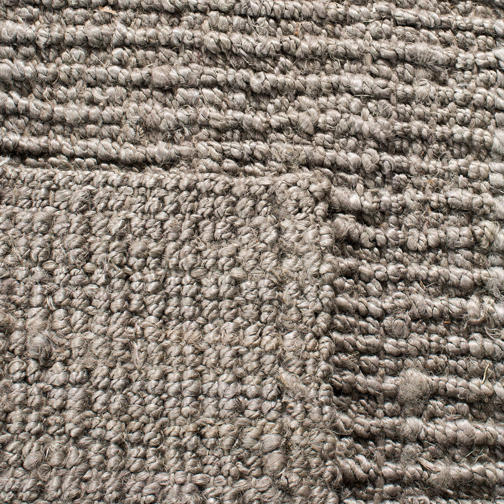 Safavieh Natural Fiber Collection Accent Rug - 2'6'' X 4', Light Grey, Handmade Chunky Textured Jute 0.75-Inch Thick, Ideal For