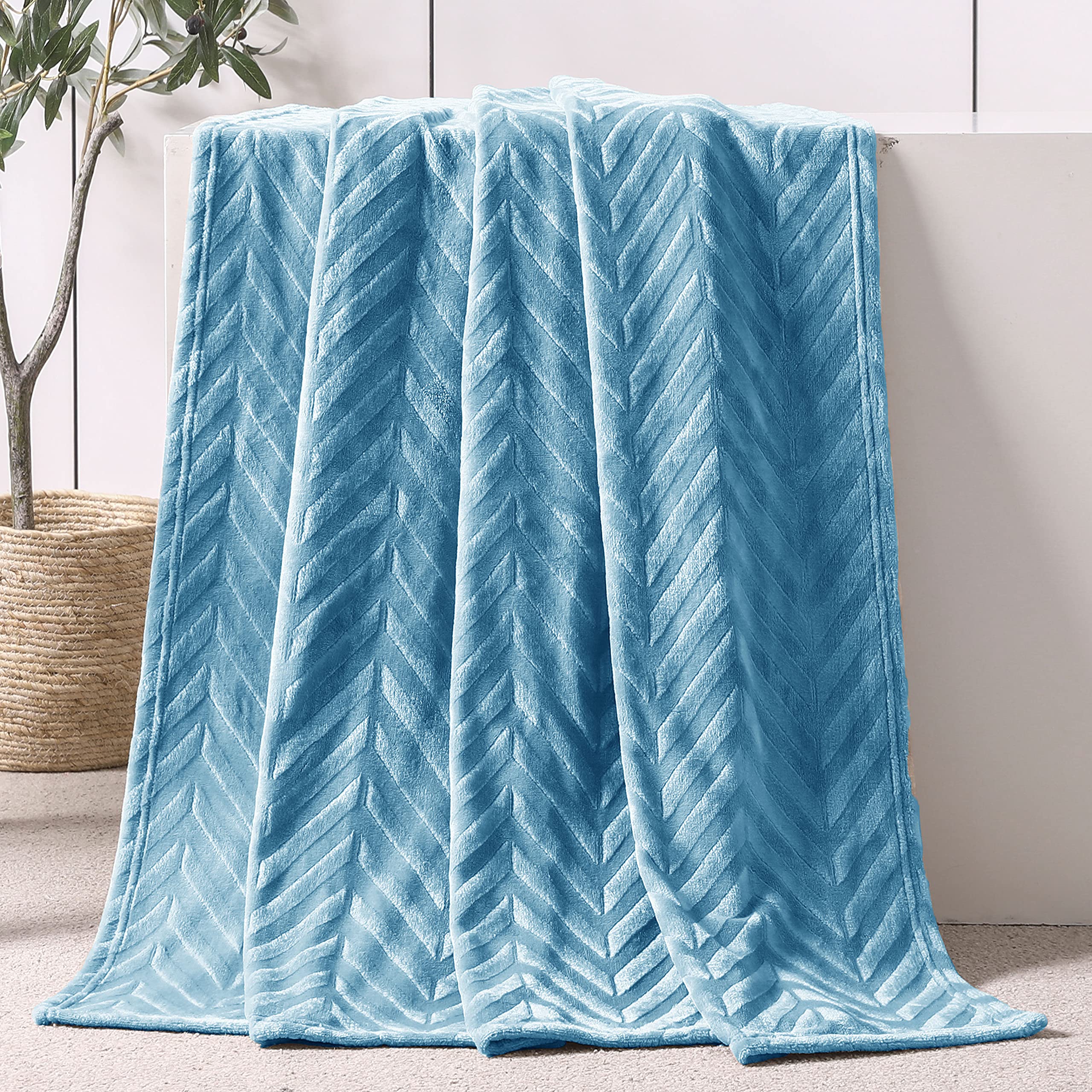 Whale Flotilla Fleece Throw Blanket For Couch, Soft Fluffy Sofa Bed Blanket With Chevron Pattern For All Season, Warm And Lightw