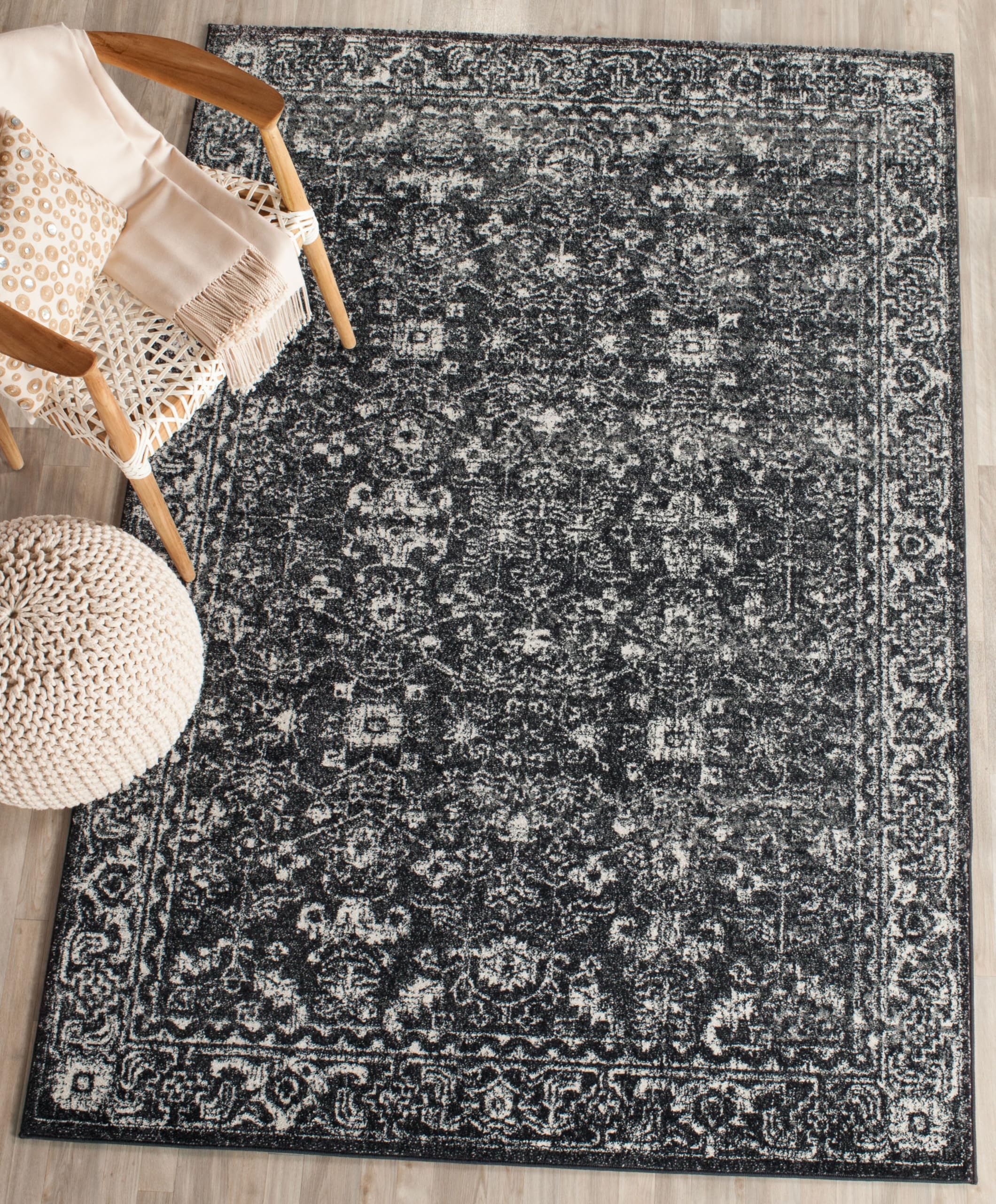 SAFAVIEH Evoke Collection 4 x 6 Charcoal / Ivory EVK270K Shabby Chic Distressed Non-Shedding Living Room Bedroom Accent Rug