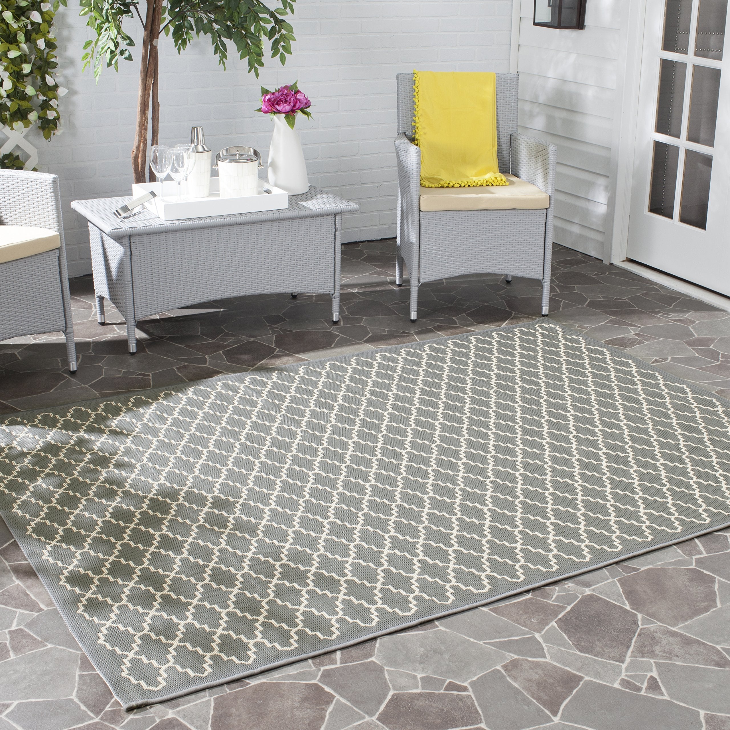 Safavieh Courtyard Collection Area Rug - 4' Square, Anthracite & Beige, Trellis Design, Non-Shedding & Easy Care, Indoor/Outdoor