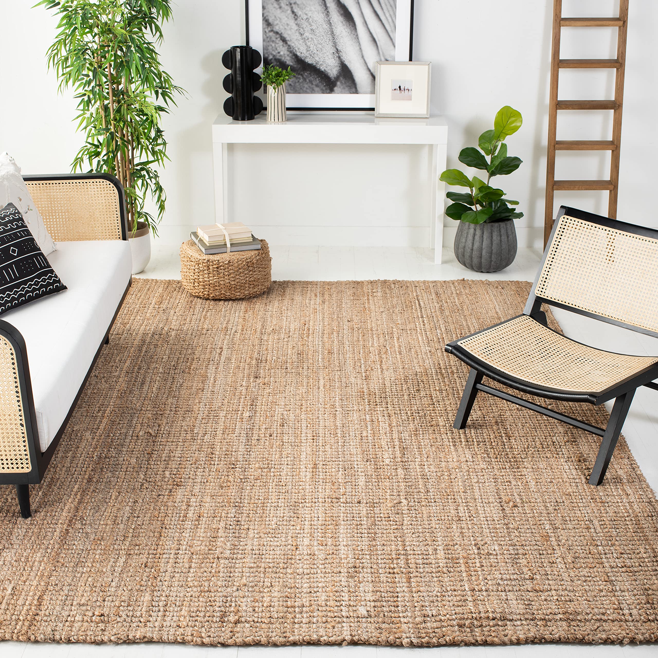 SAFAVIEH Natural Fiber Collection Area Rug - 6' x 9', Natural, Handmade Farmhouse Jute, Ideal for High Traffic Areas in Living R