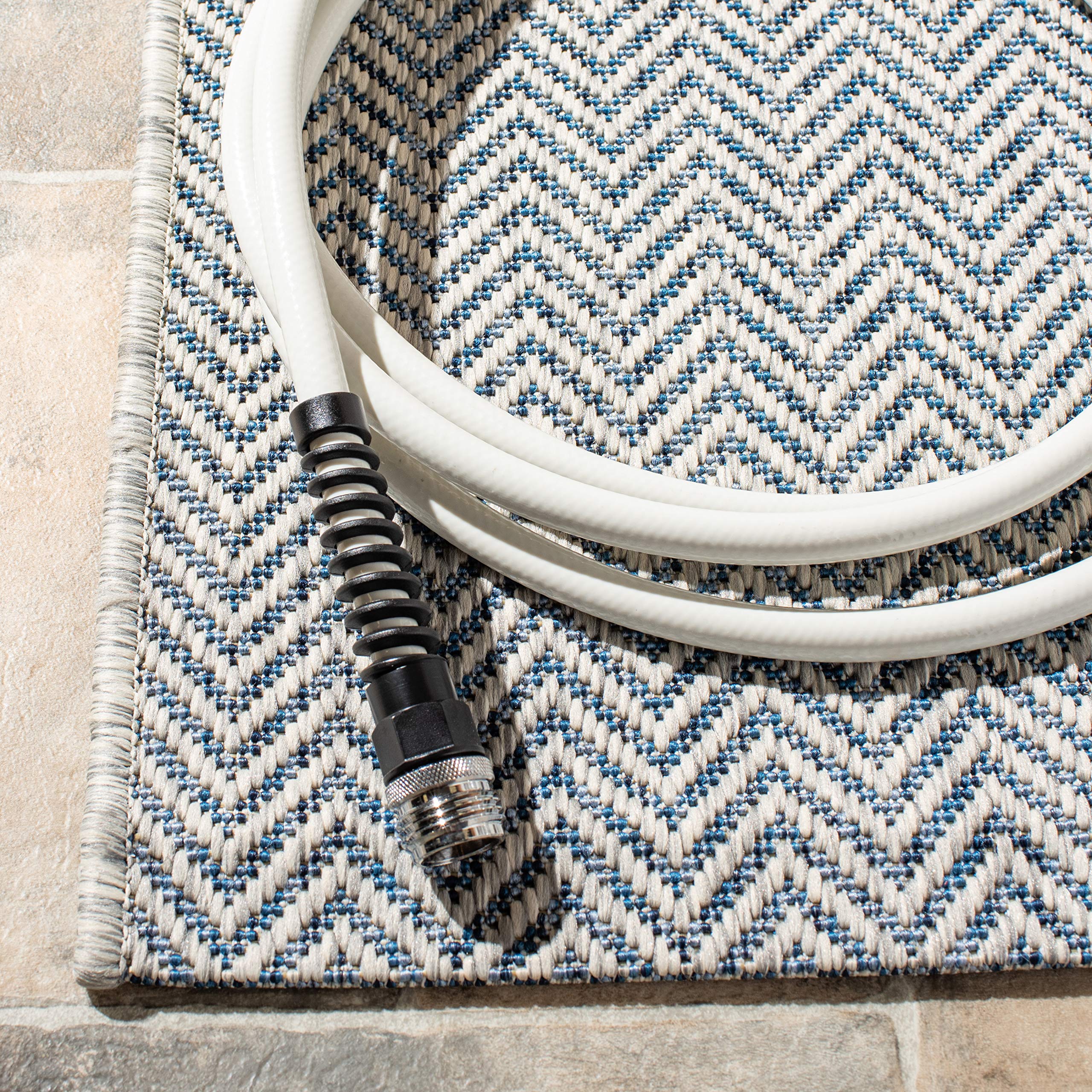 Safavieh Courtyard Collection Accent Rug - 2'3'' X 5', Grey & Navy, Non-Shedding & Easy Care, Indoor/Outdoor & Washable-Ideal Fo