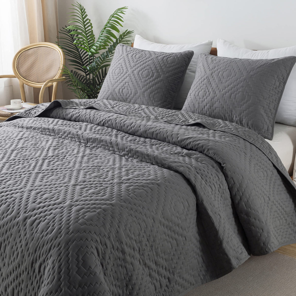 R.Share Dark Grey Queen Size Quilt Bedding Sets With Pillow Shams, Boho Full Lightweight Soft Bedspread Coverlet, Quilted Blanke