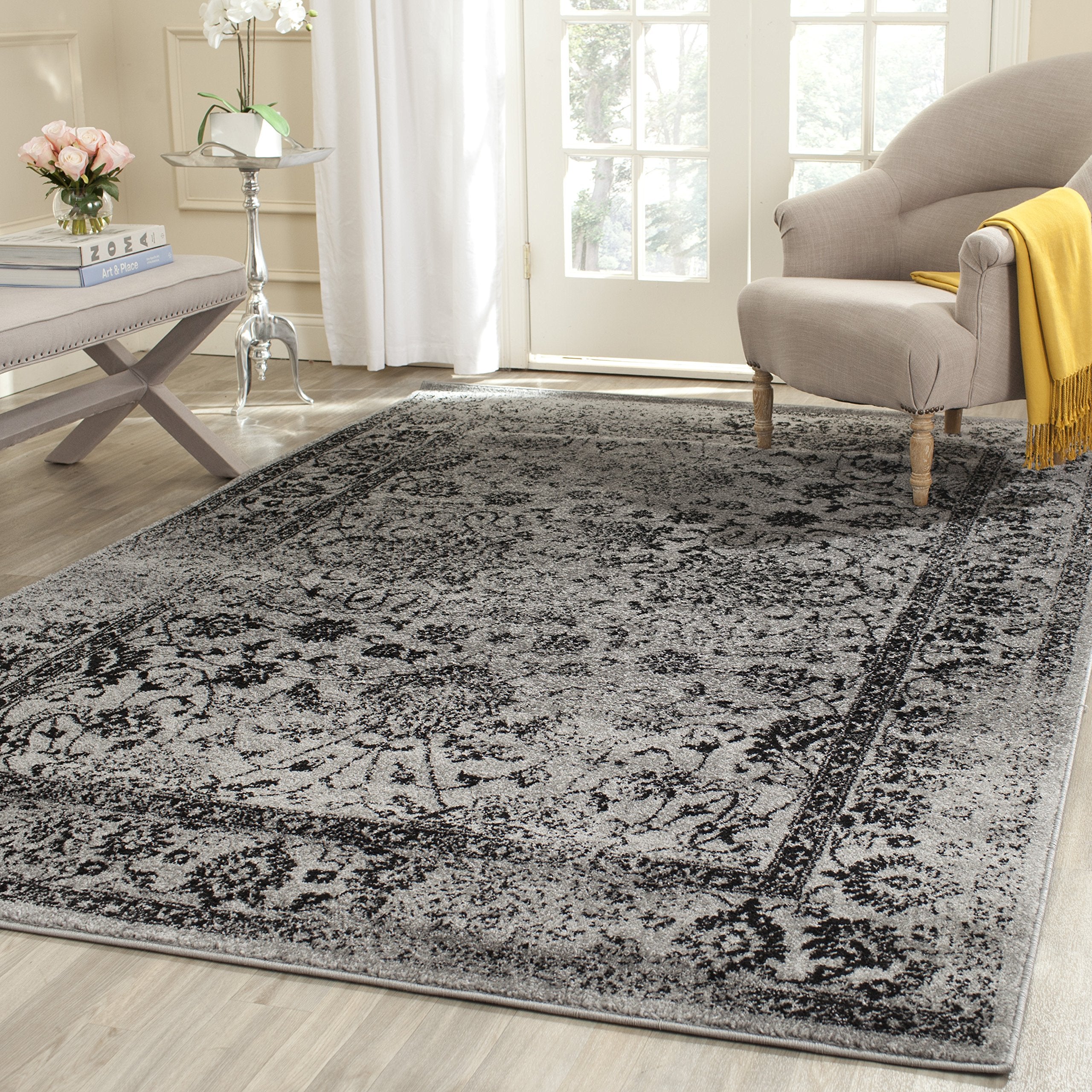 SAFAVIEH Adirondack Collection Area Rug - 6 x 9, Grey & Black, Oriental Distressed Design, Non-Shedding & Easy Care, Ideal for
