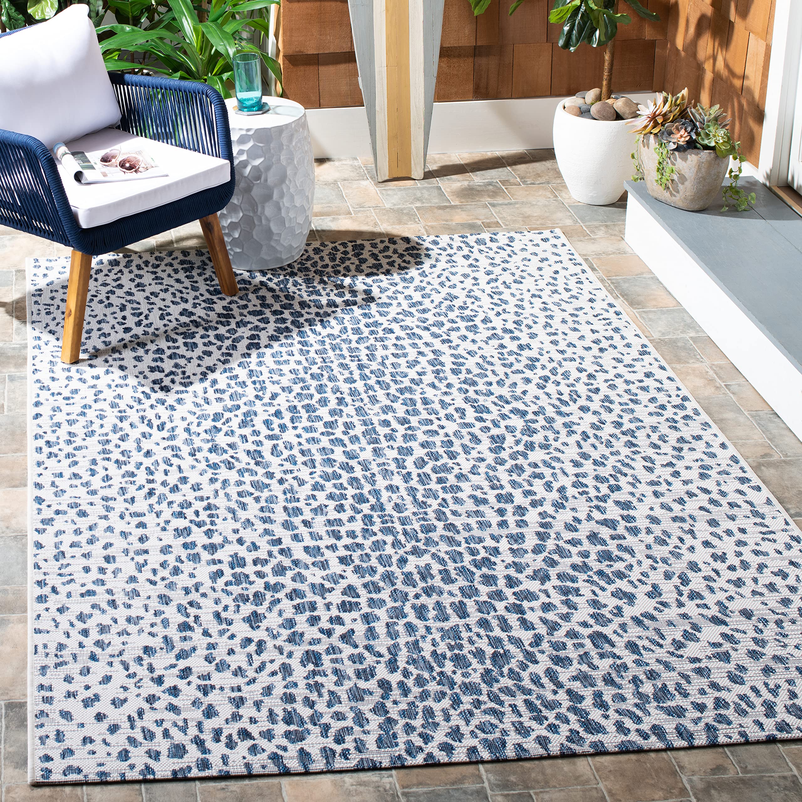 SAFAVIEH Courtyard Collection Area Rug - 3 Square, Ivory & Navy, Non-Shedding & Easy Care, Indoor/Outdoor & Washable-Ideal for 
