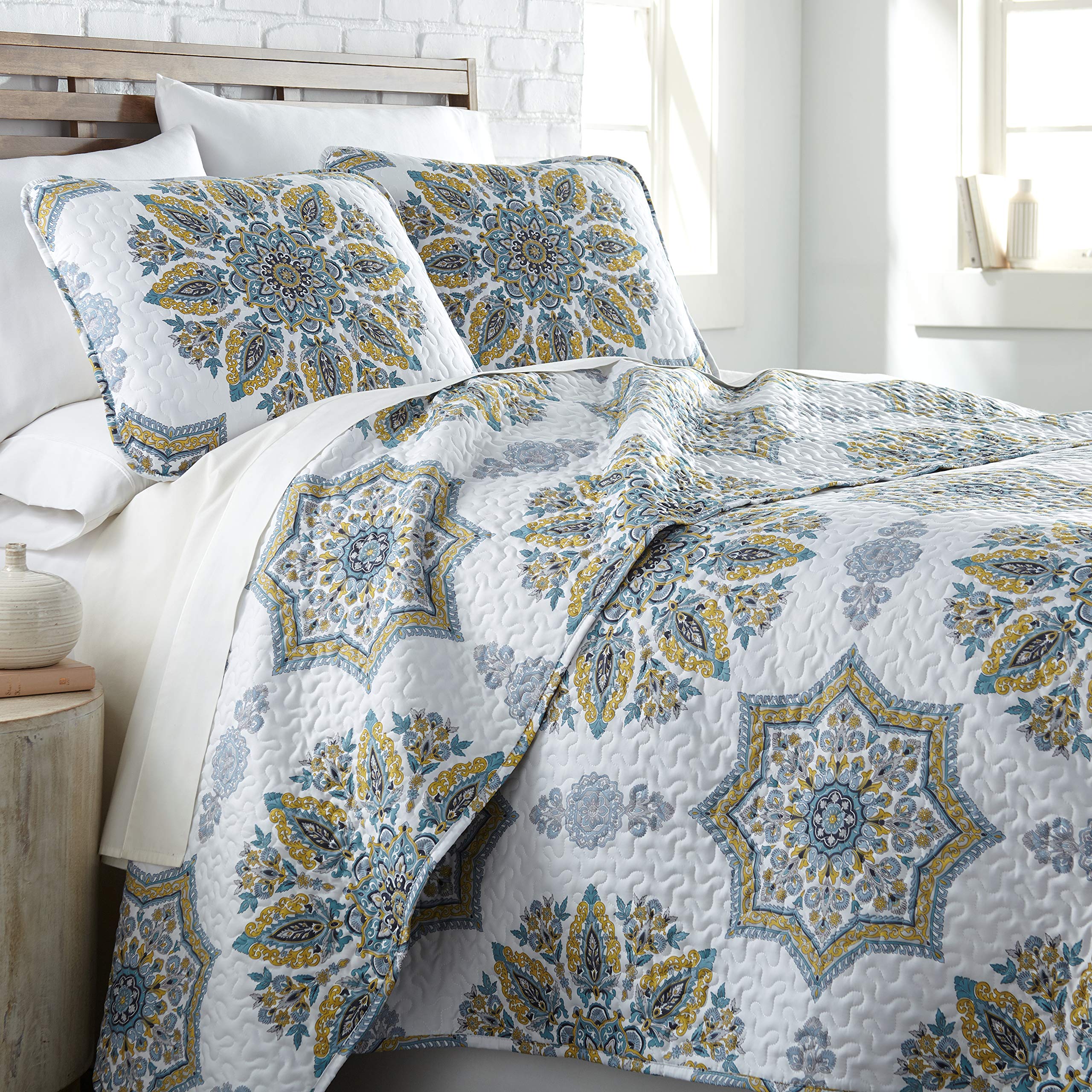 Southshore Fine Living, Inc. Boho Quilt Set Lightweight, Coverlet Bedspread 3-Piece Farmhouse Bedding Set With Two Matching Sham
