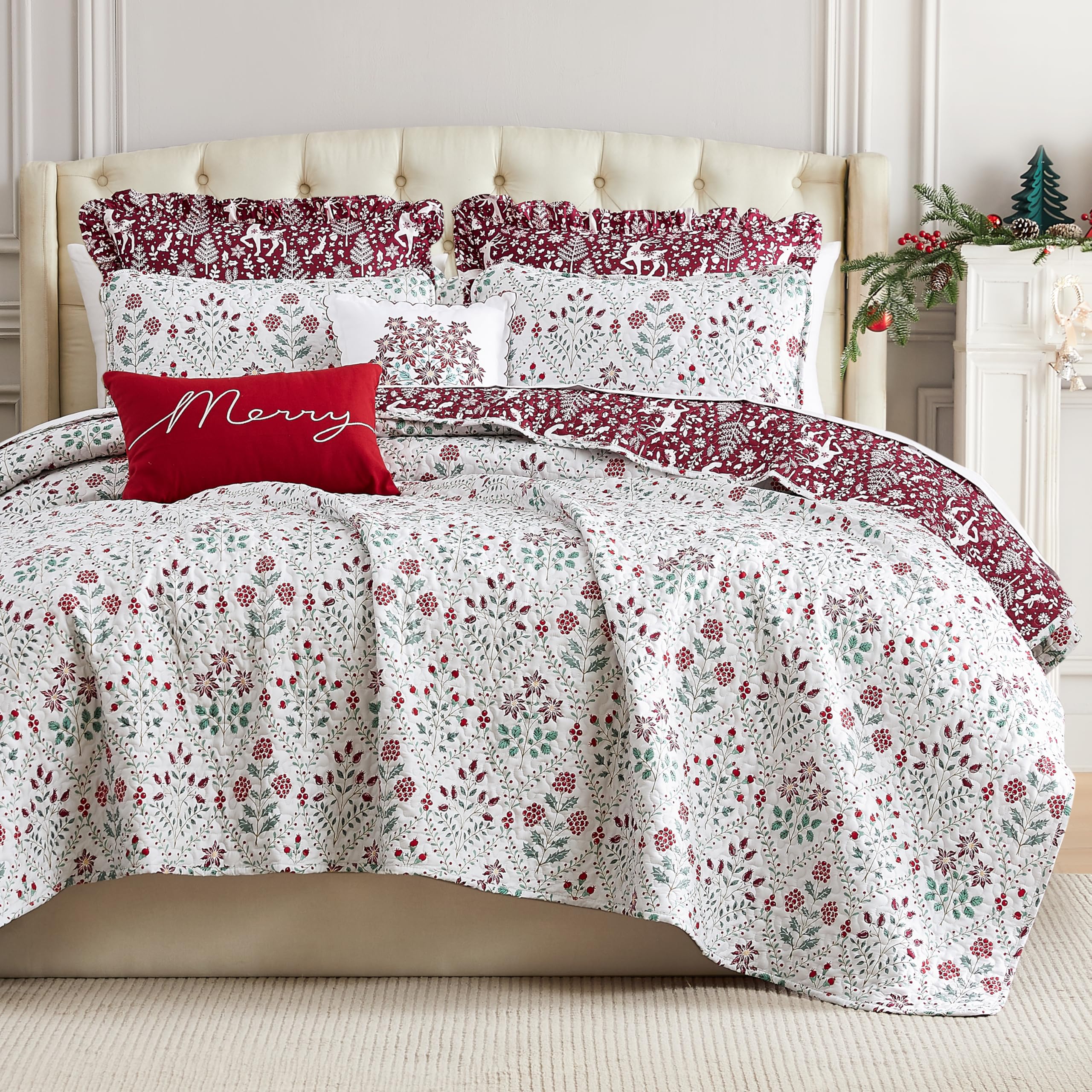 Southshore Fine Living, Inc. Christmas Quilt, Queen Size/Full With 4 Pillow Shams & 2 Throw Pillows, Reversible Coverlet, Queen/