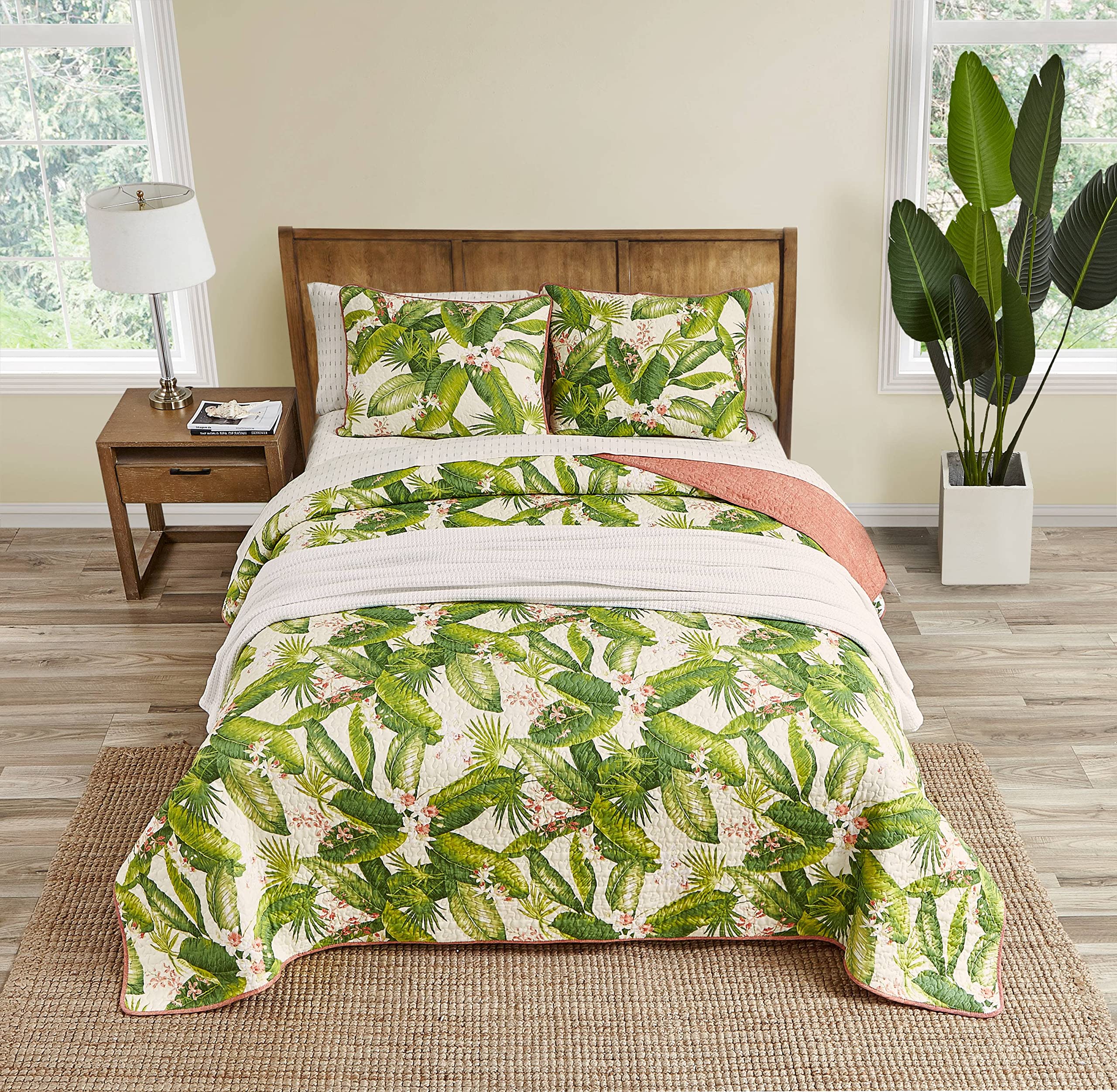 Tommy Bahama - King Quilt Set, Reversible Cotton Bedding with Matching Shams, Coastal Home Decor for All Seasons (Aregada Dock E