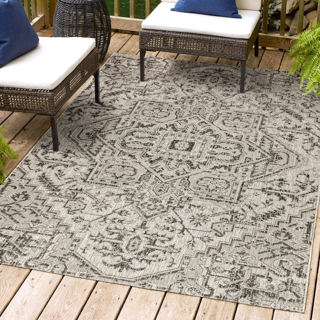 Jonathan Y Smb105D-4 Estrella Bohemian Medallion Textured Weave Black/Gray 4 Ft. X 6 Ft. Indoor/Outdoor Area Rug Coastal, Traditional, Transitional, Perfect For Backyard, Patio, Porch