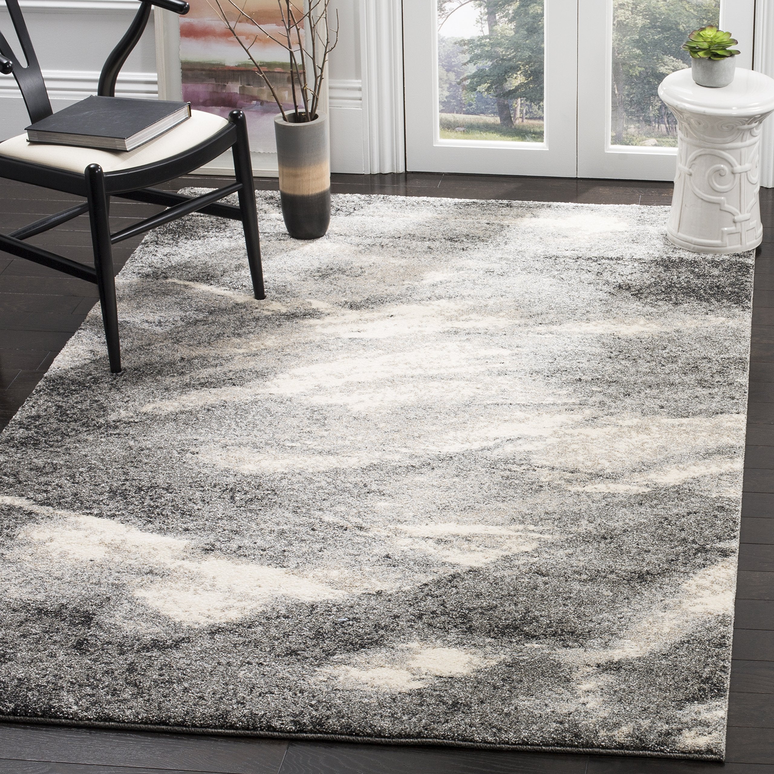 SAFAVIEH Retro Collection Accent Rug - 4 x 6, Grey & Ivory, Modern Abstract Design, Non-Shedding & Easy Care, Ideal for High T