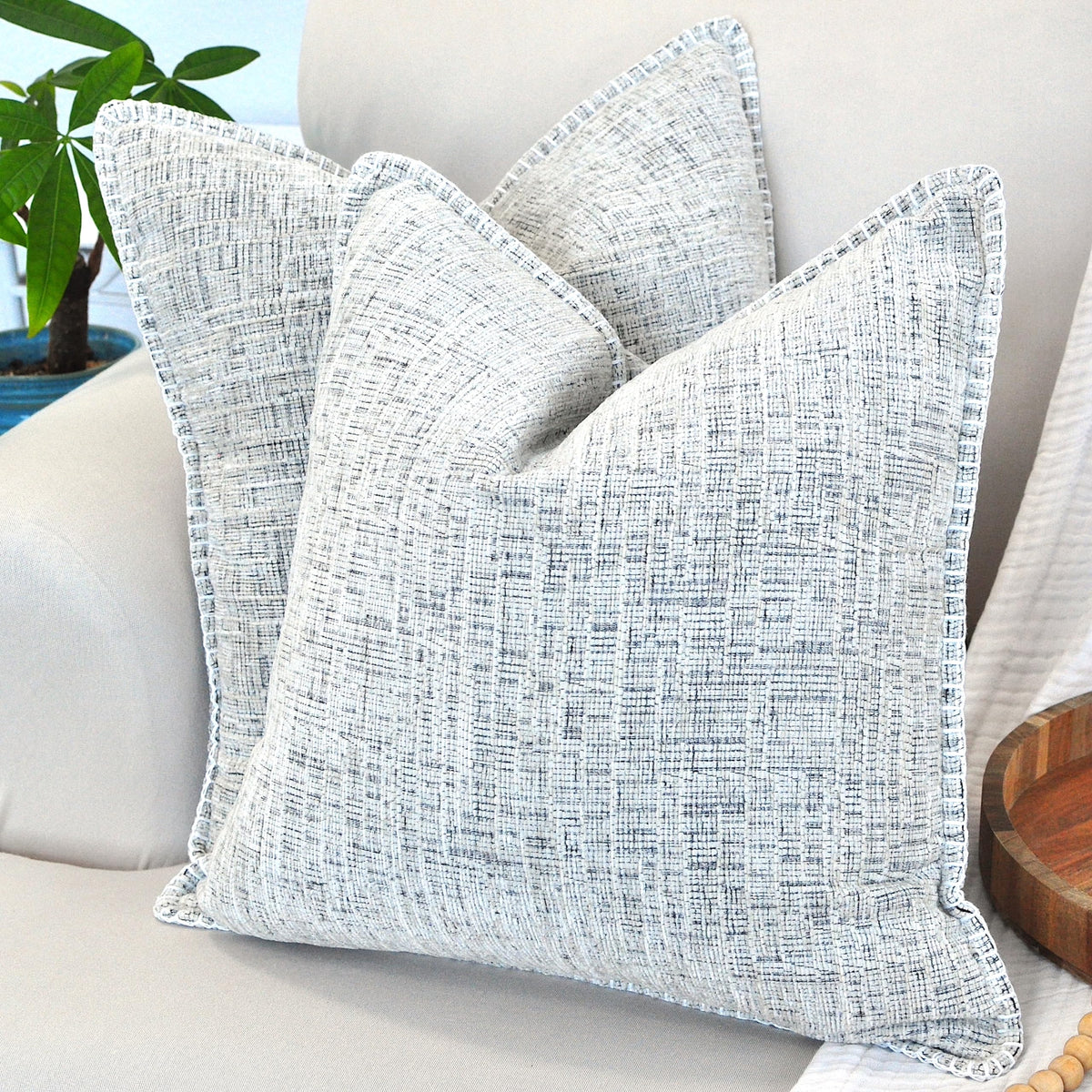 18X18 Pillow Covers For Couch Pillows Cream White & Black Set Of 2, Decorative Soft Textured Cozy Chenille Cushions Covers, Mode
