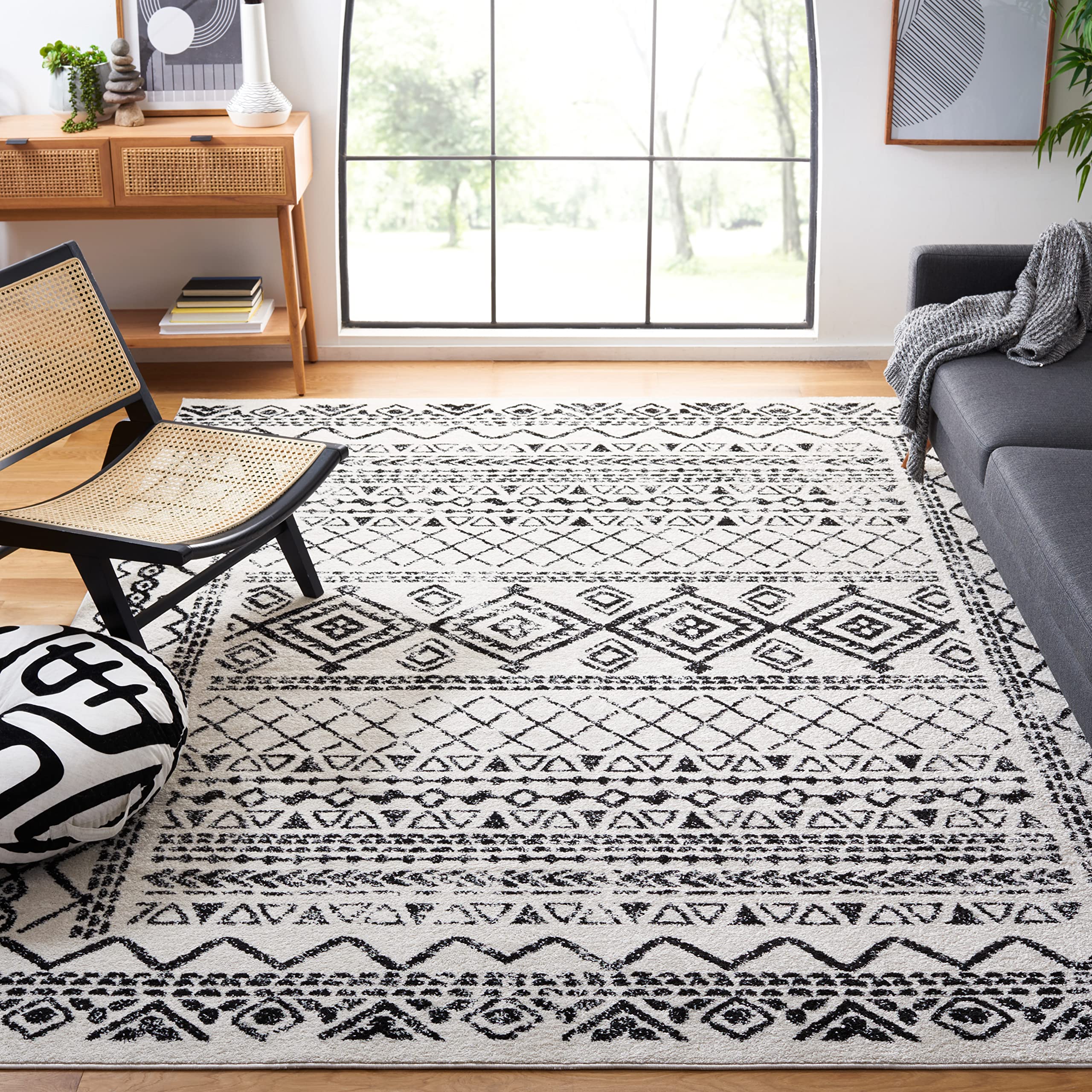 SAFAVIEH Tulum Collection 67 Square Ivory / Black TUL268D Moroccan Boho Distressed Non-Shedding Living Room Bedroom Dining Home