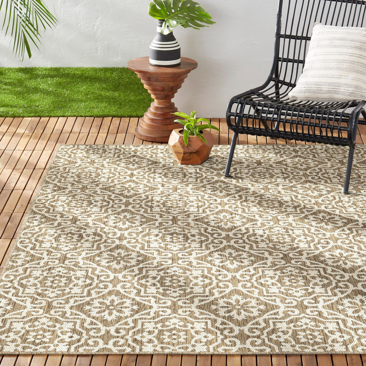 Nicole Miller New York Patio Country Danica Transitional Geometric Indoor/Outdoor Area Rug, Brown/Beige, 7'9'X10'2'