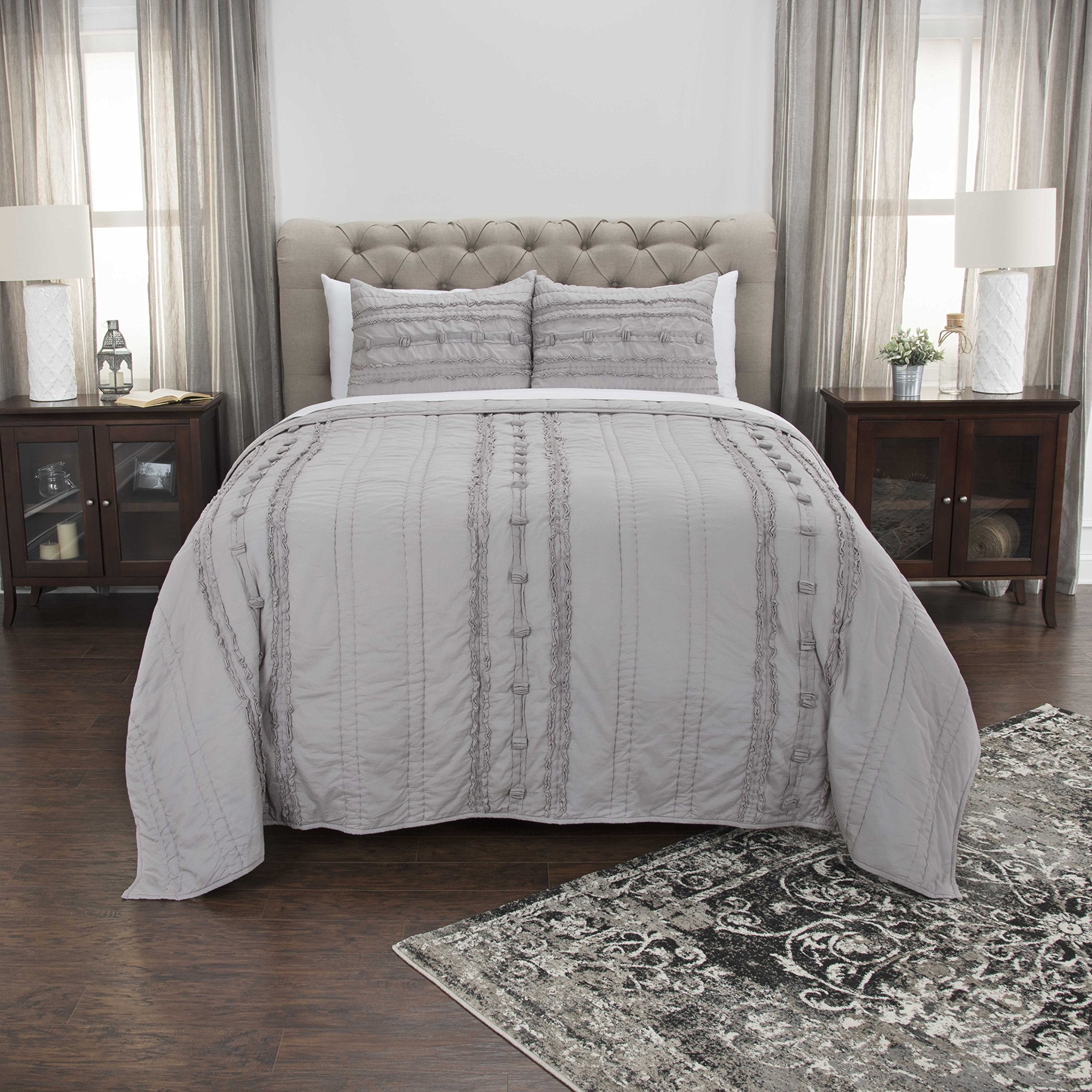 Rizzy Home | BQ4580 | Polyester Quilt | 90&quot;x92&quot; Gray/Neutral/ Stripe