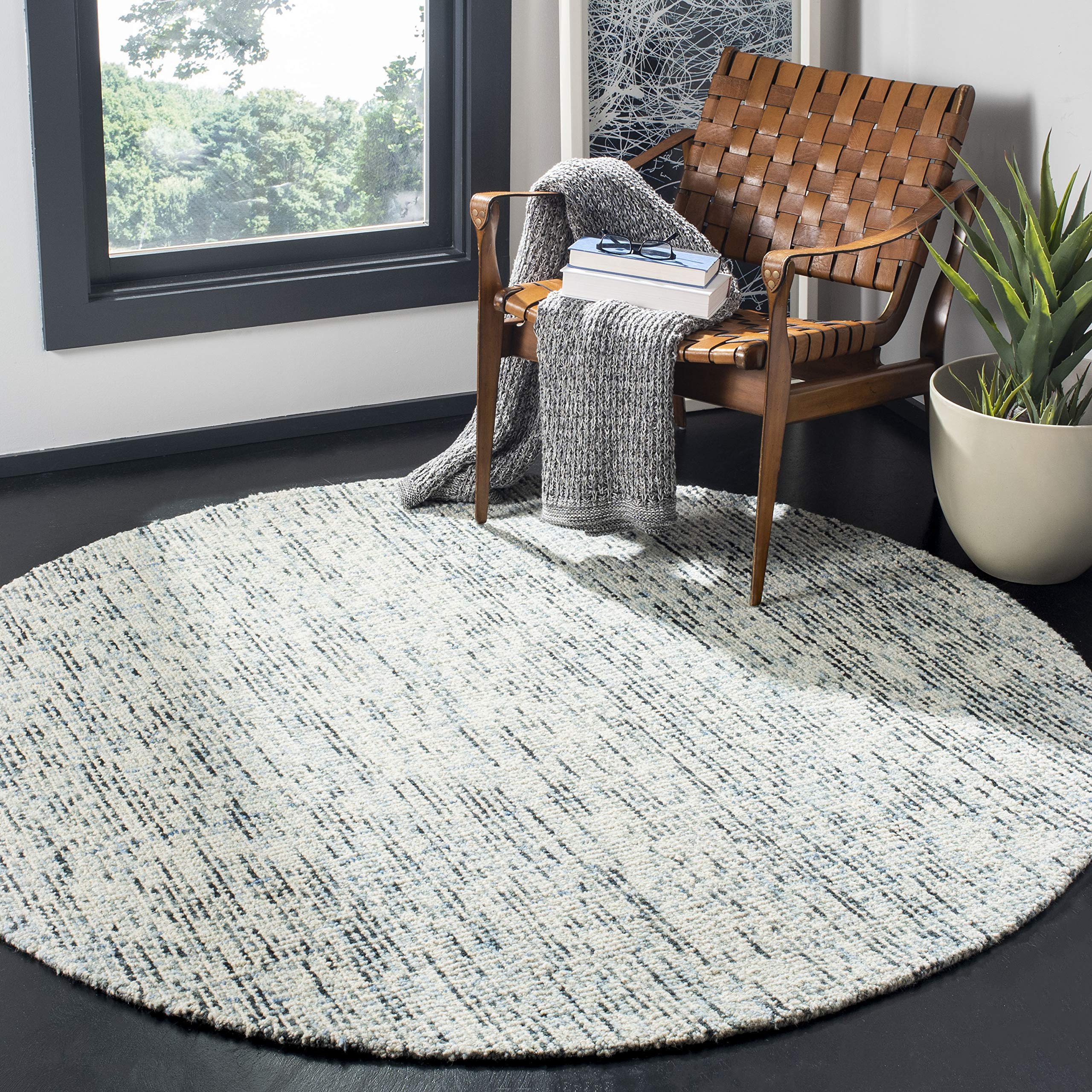 SAFAVIEH Abstract Collection 4' Round Blue/Charcoal ABT468B Handmade Premium Wool Area Rug