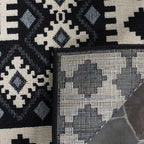 Safavieh Veranda Collection Area Rug - 8' X 11', Black & Creme, Boho Design, Non-Shedding & Easy Care, Indoor/Outdoor & Washable
