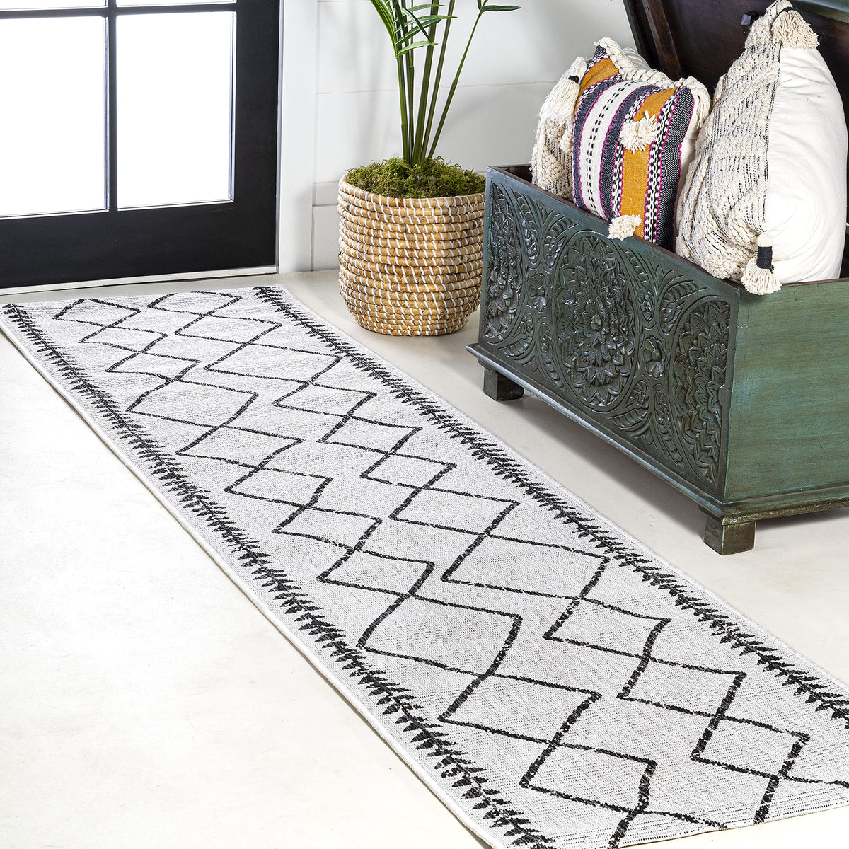 Jonathan Y Smb129D-28 Derya Tribal Diamond Trellis Indoor/Outdoor 2 Ft. X 8 Ft Runner Rug, Contemporary, Modern, Bohemian, Trans