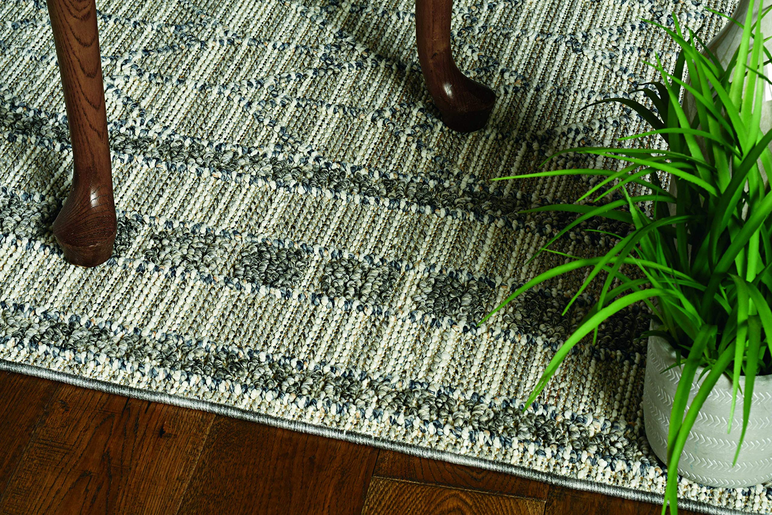 HomeRoots Decor 48' X 69' X 0.'25' Grey Polypropylene Rug