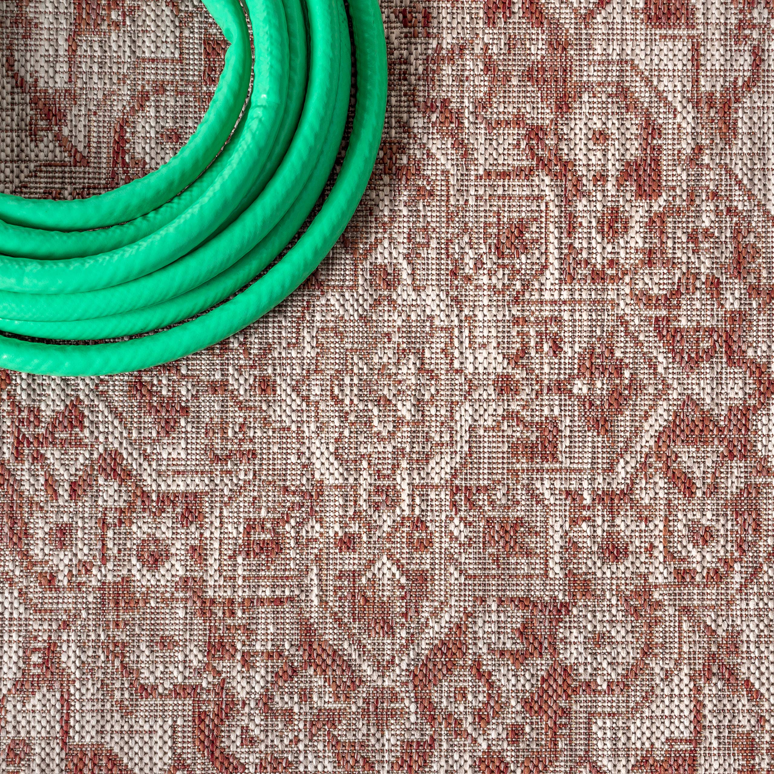 Jonathan Y Smb102A-5R Rozetta Boho Medallion Textured Weave Indoor Outdoor Area Rug Coastal Bohemian Rustic Glam Easy Cleaning Bedroom Kitchen Backyard Patio Non Shedding, 5' Round, Red/Taupe